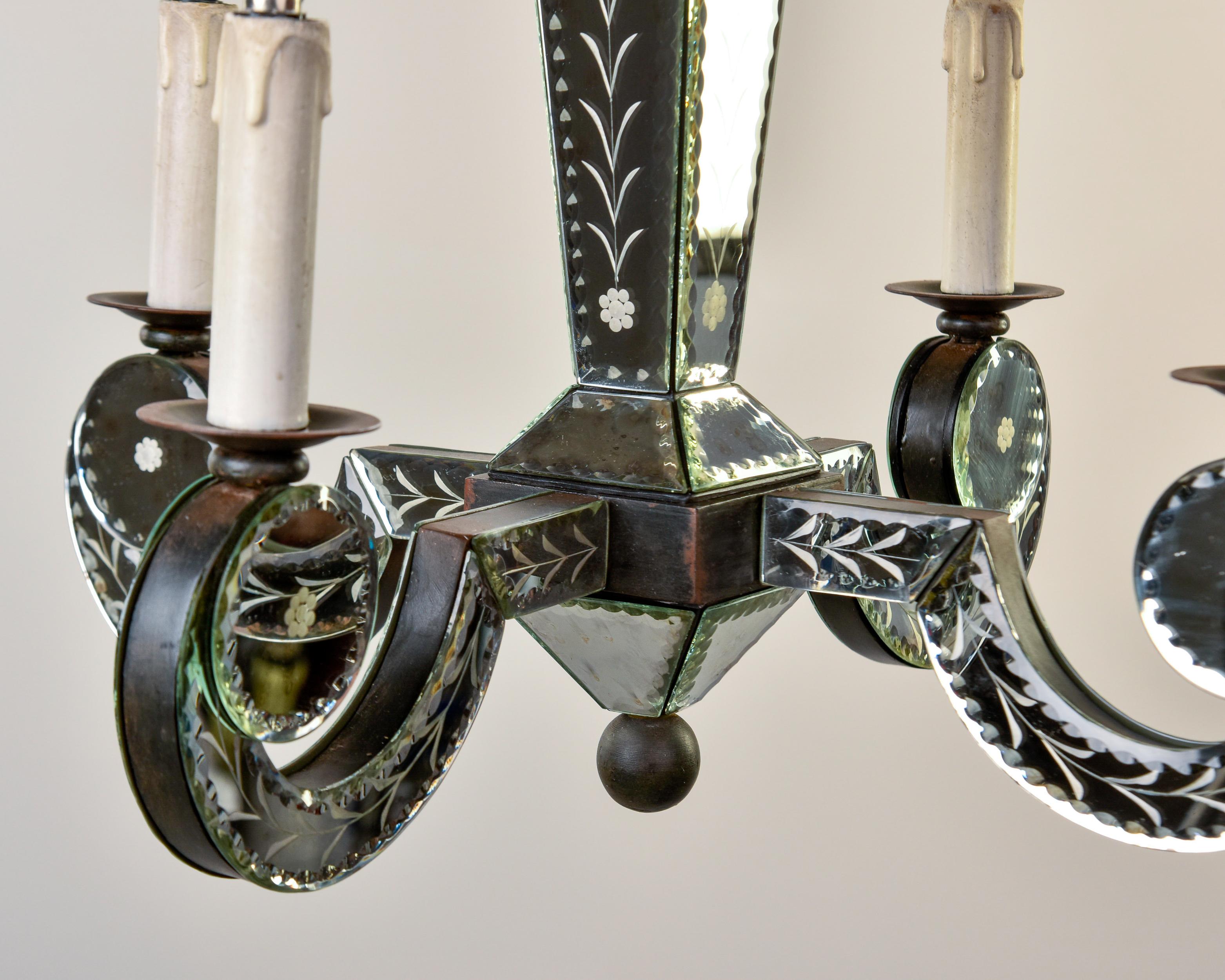 Lampadario vintage a quattro luci con pannelli di specchio inciso in vendita 4