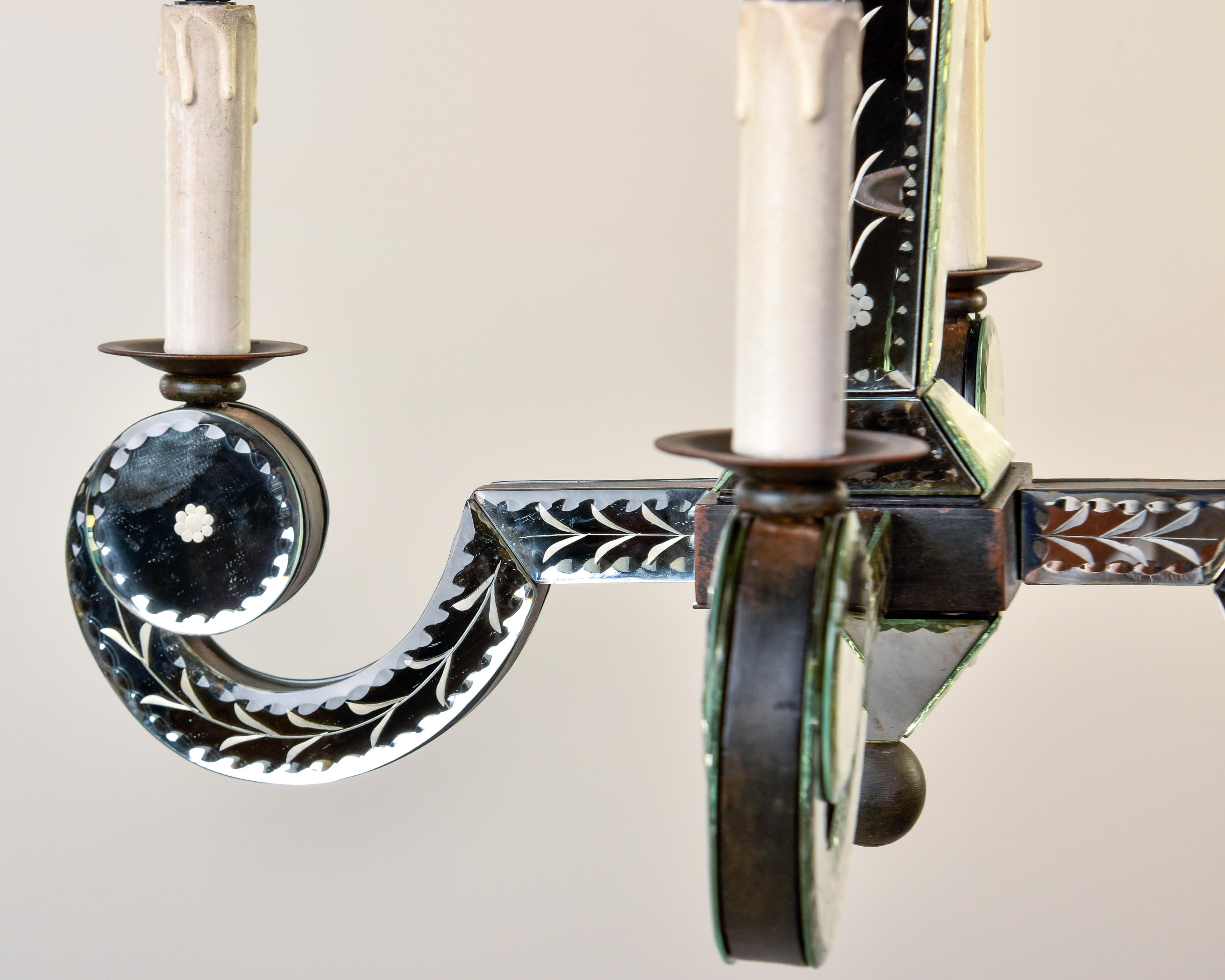 Lampadario vintage a quattro luci con pannelli di specchio inciso in vendita 2