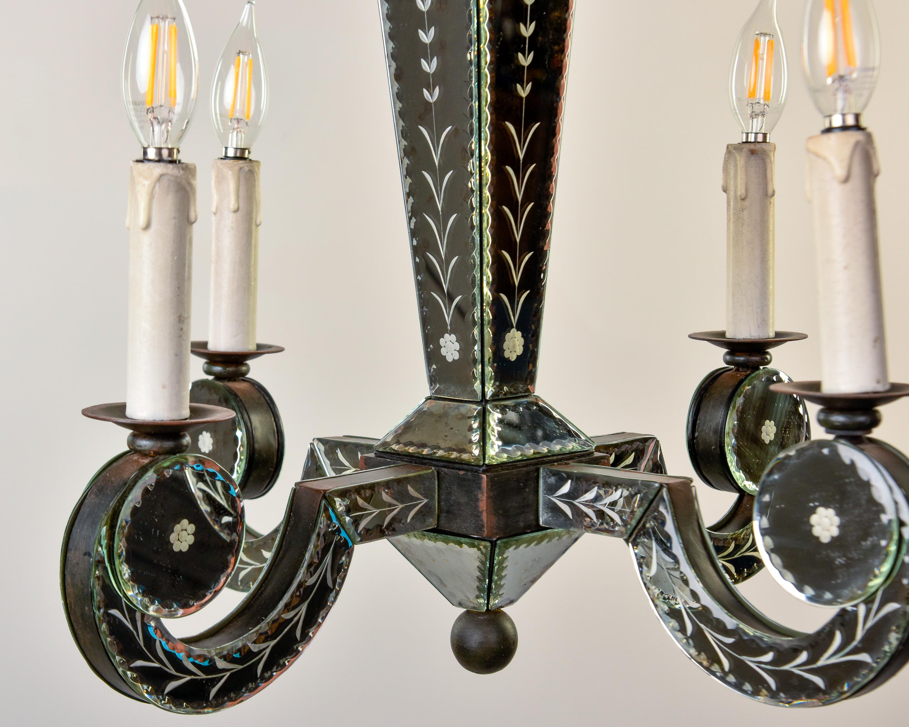 Lampadario vintage a quattro luci con pannelli di specchio inciso in vendita 3