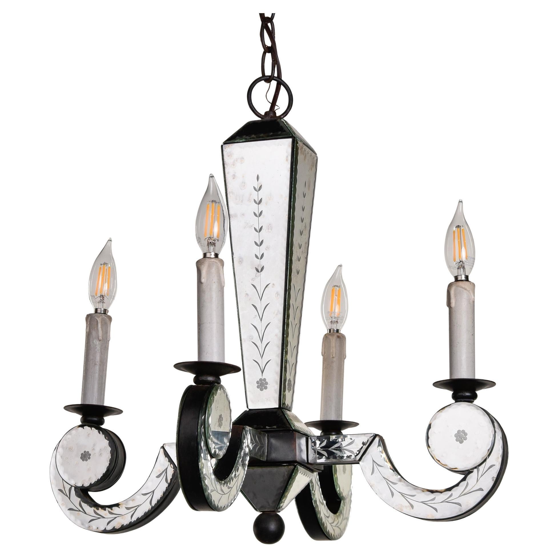 Lustre vintage à quatre lumières avec panneaux de miroir gravés