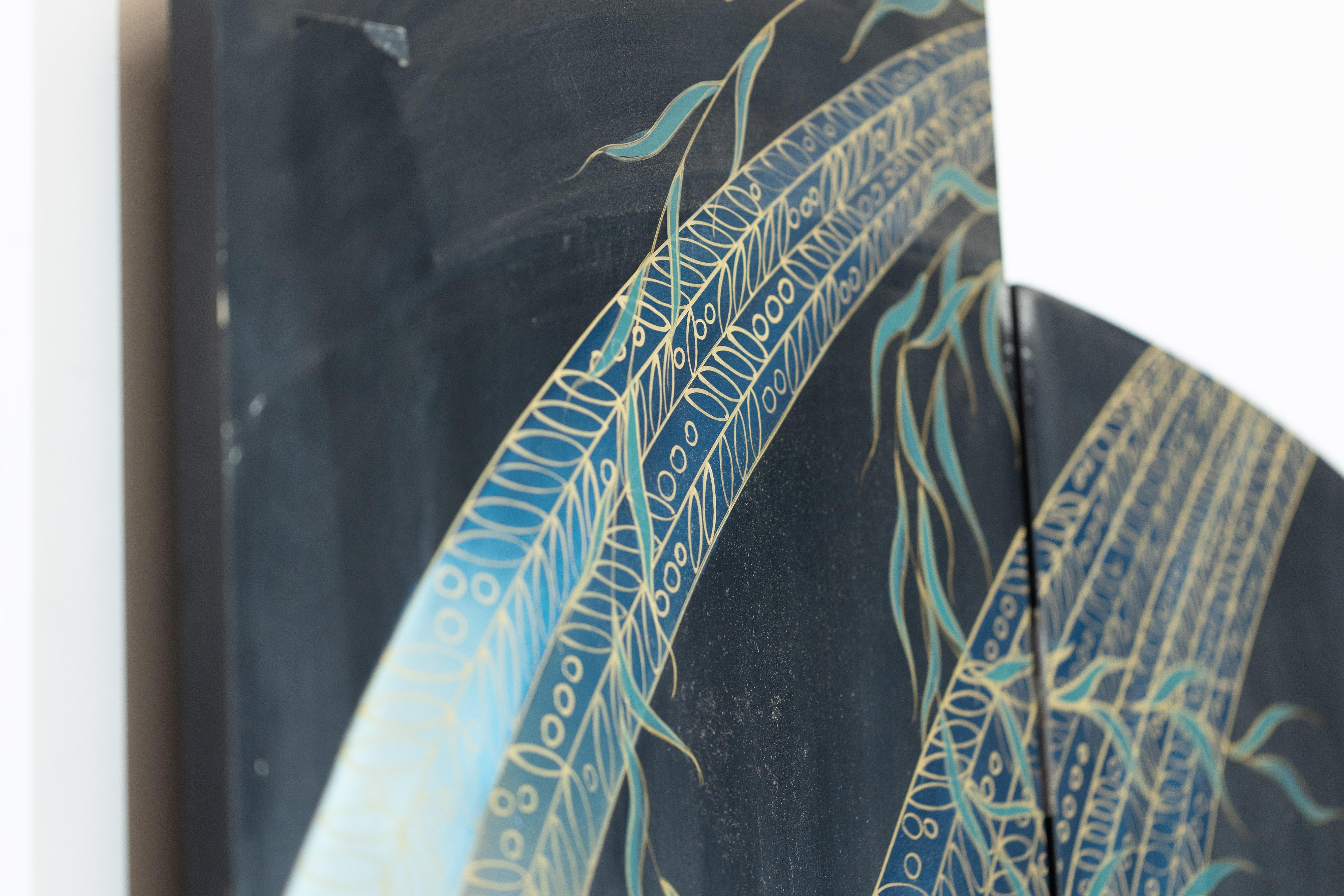 Vintage Four-Panel Black Lacquer Folding Screen with Hand-Painted Crane Motif For Sale 5