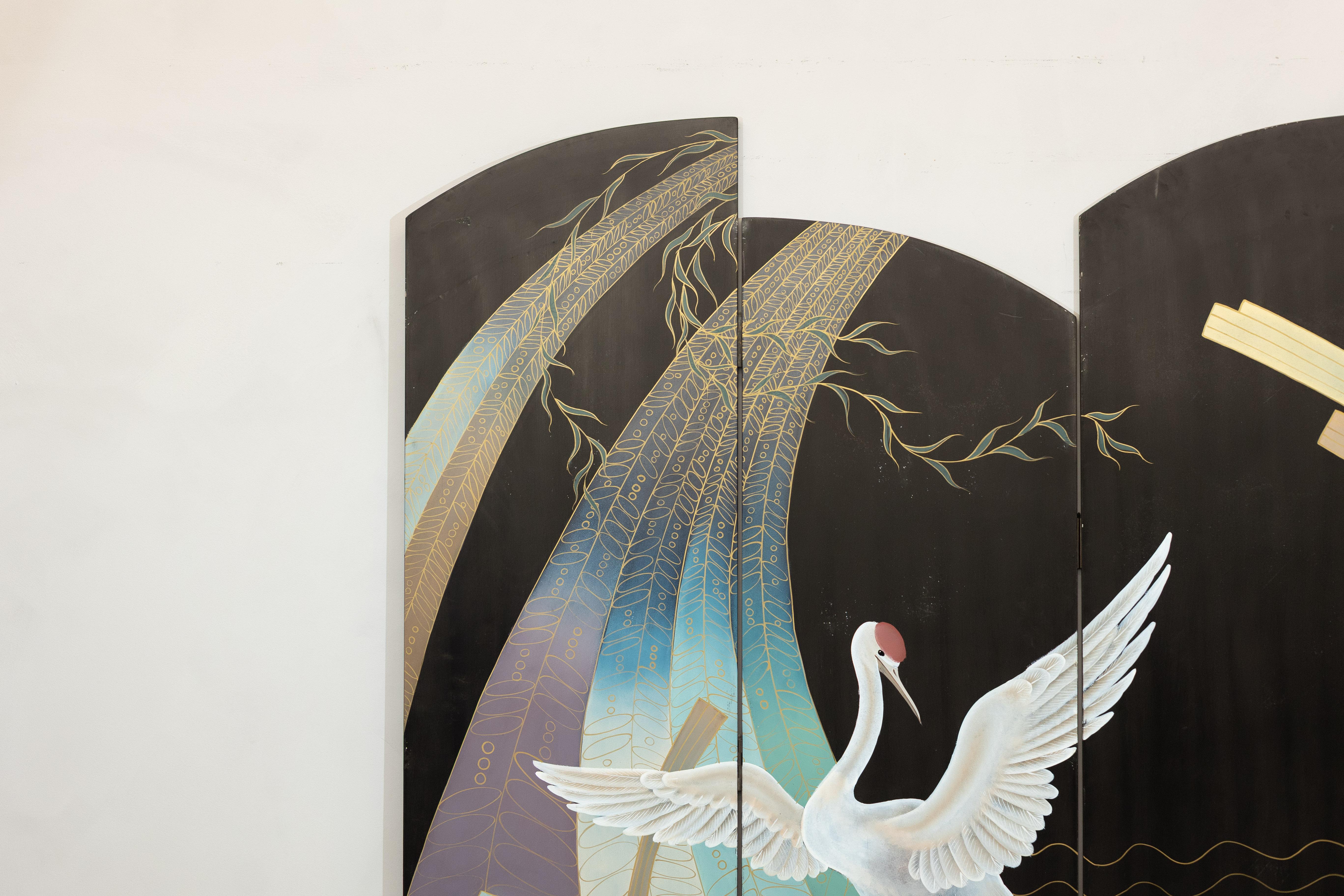 20th Century Vintage Four-Panel Black Lacquer Folding Screen with Hand-Painted Crane Motif For Sale