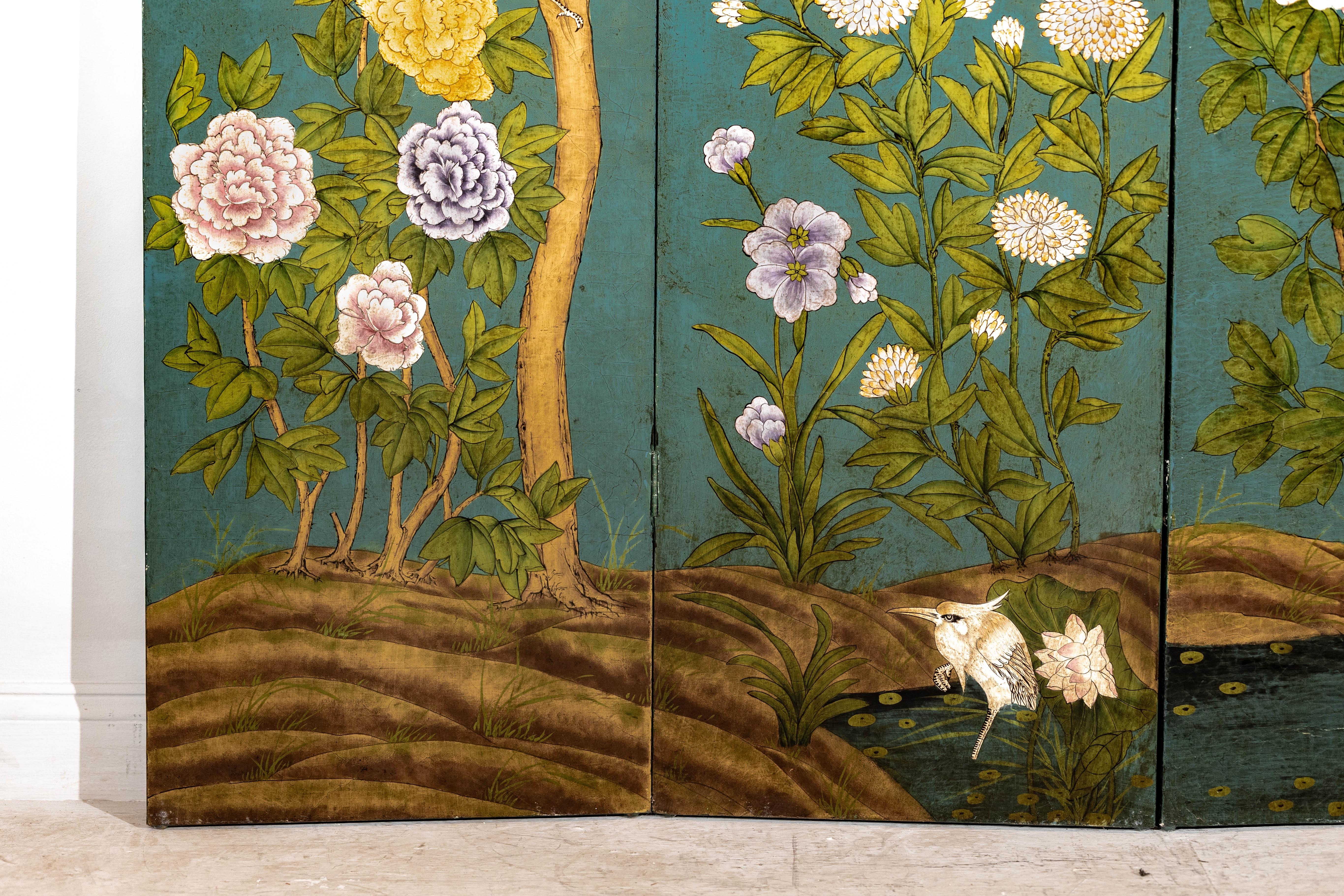 Vintage Four-Panel Green Screen with Birds, Flowers, and Lacquered Finish In Good Condition In Yonkers, NY