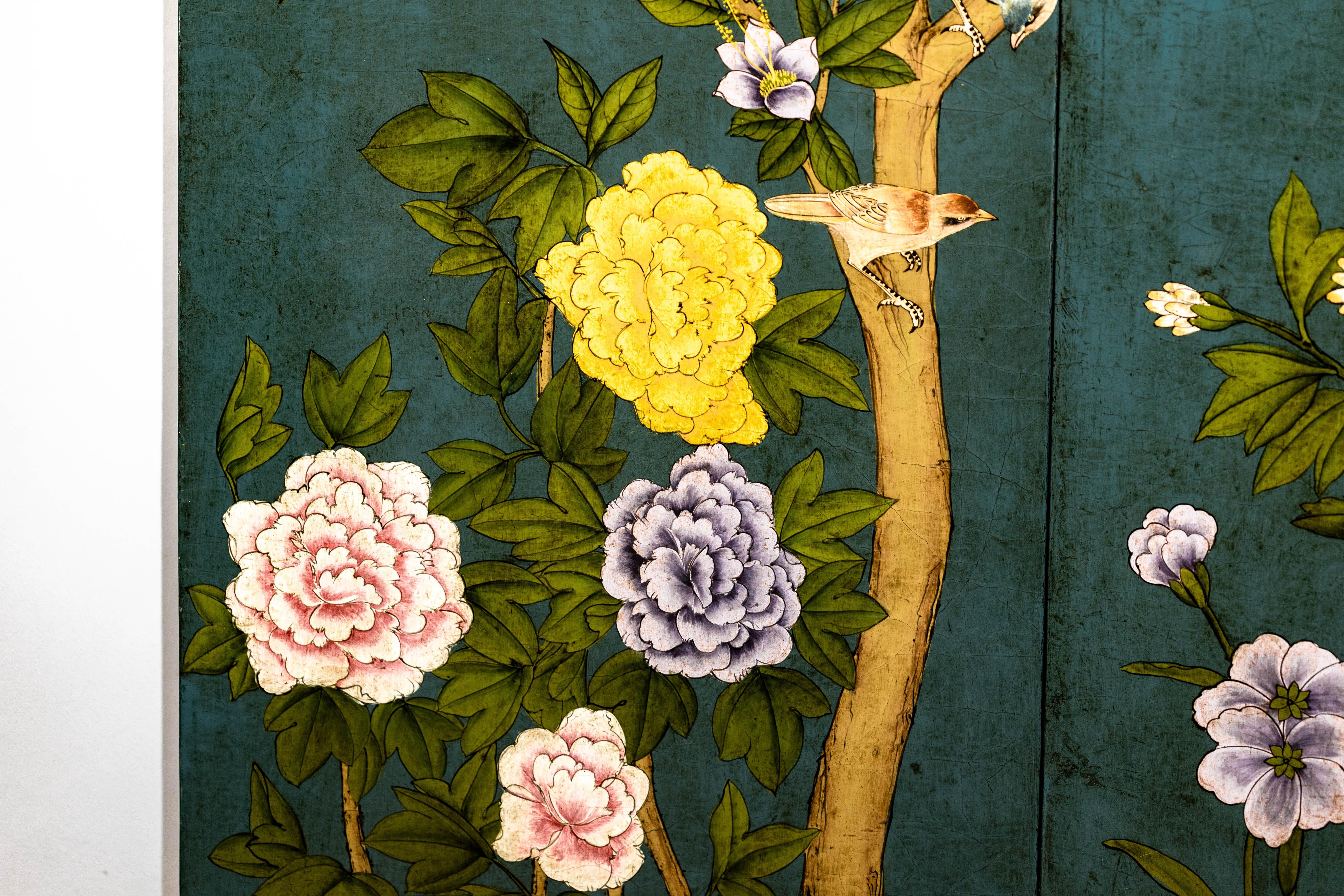 Wood Vintage Four-Panel Green Screen with Birds, Flowers, and Lacquered Finish