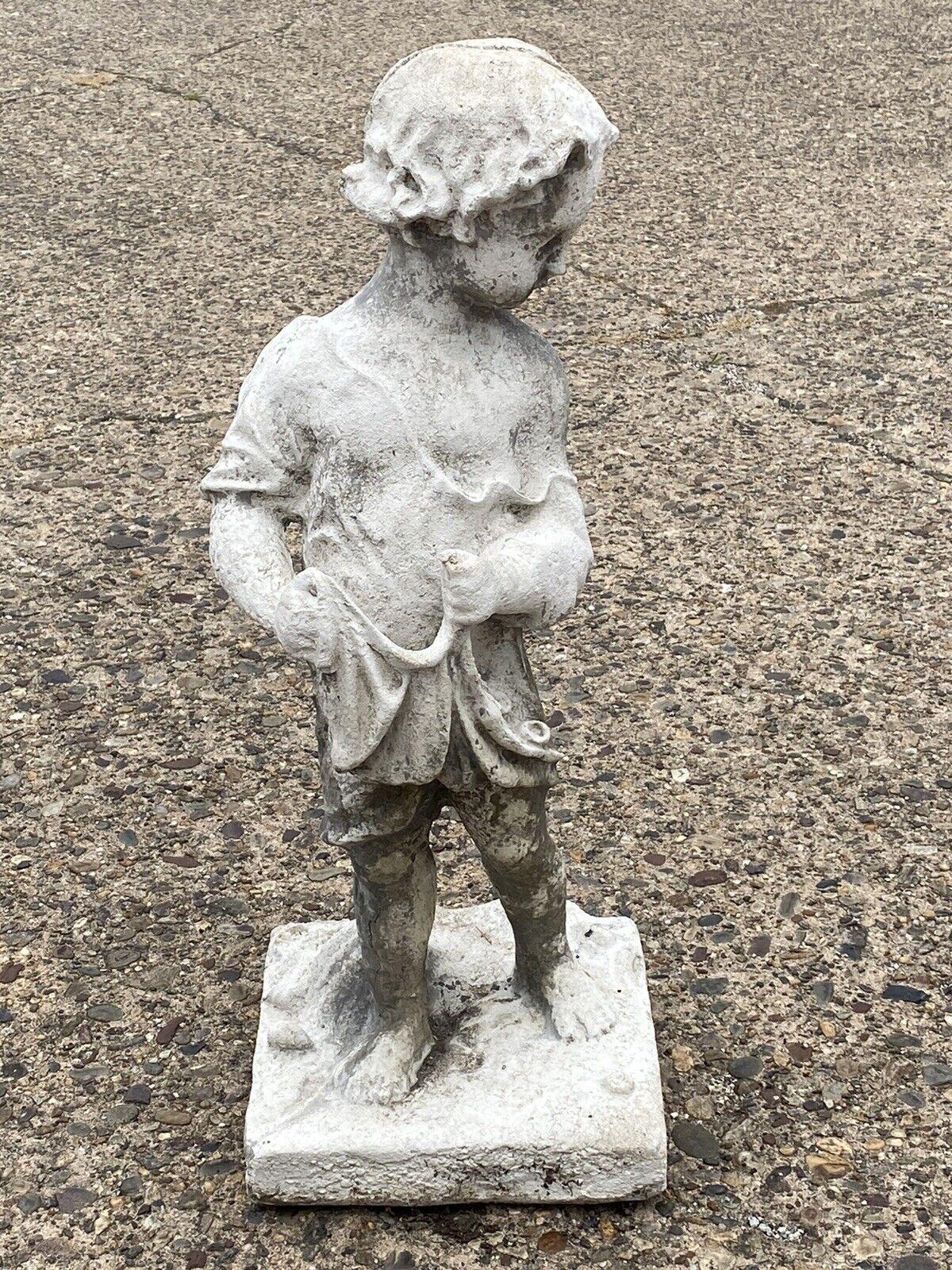 Statue de jardin vintage en forme de chérubin à quatre saisons Putti en ciment moulé pour ornement de jardin en vente 2