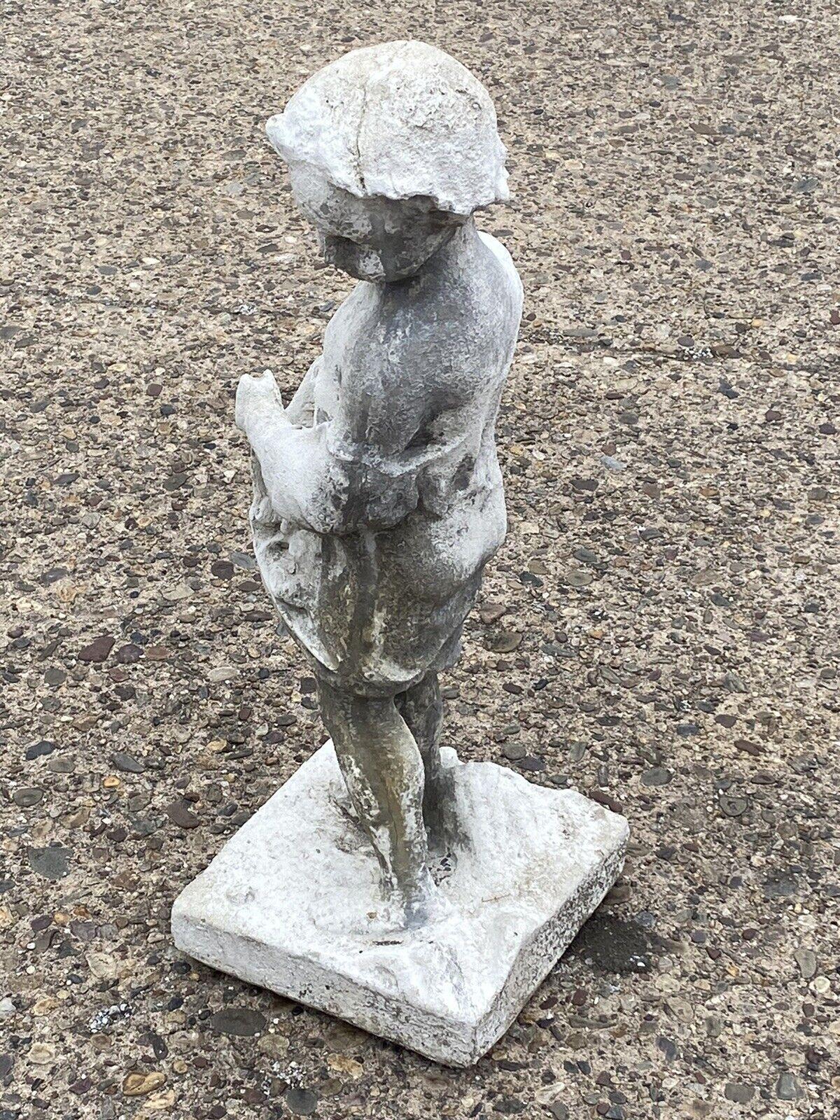 Statue de jardin vintage en forme de chérubin à quatre saisons Putti en ciment moulé pour ornement de jardin Bon état - En vente à Philadelphia, PA