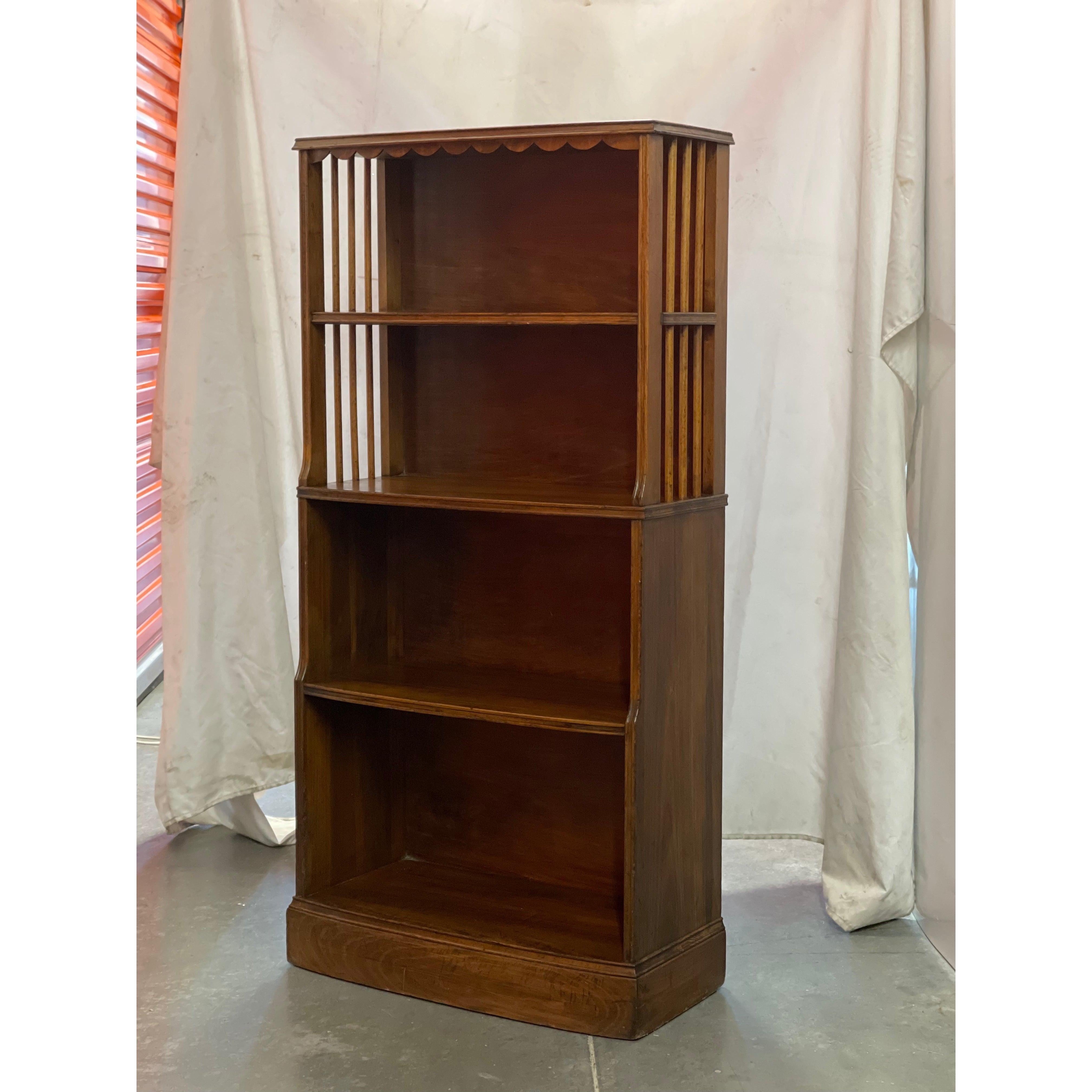 Late 20th Century Vintage Four Shelf Bookshelf With Scallop Details in the Front For Sale