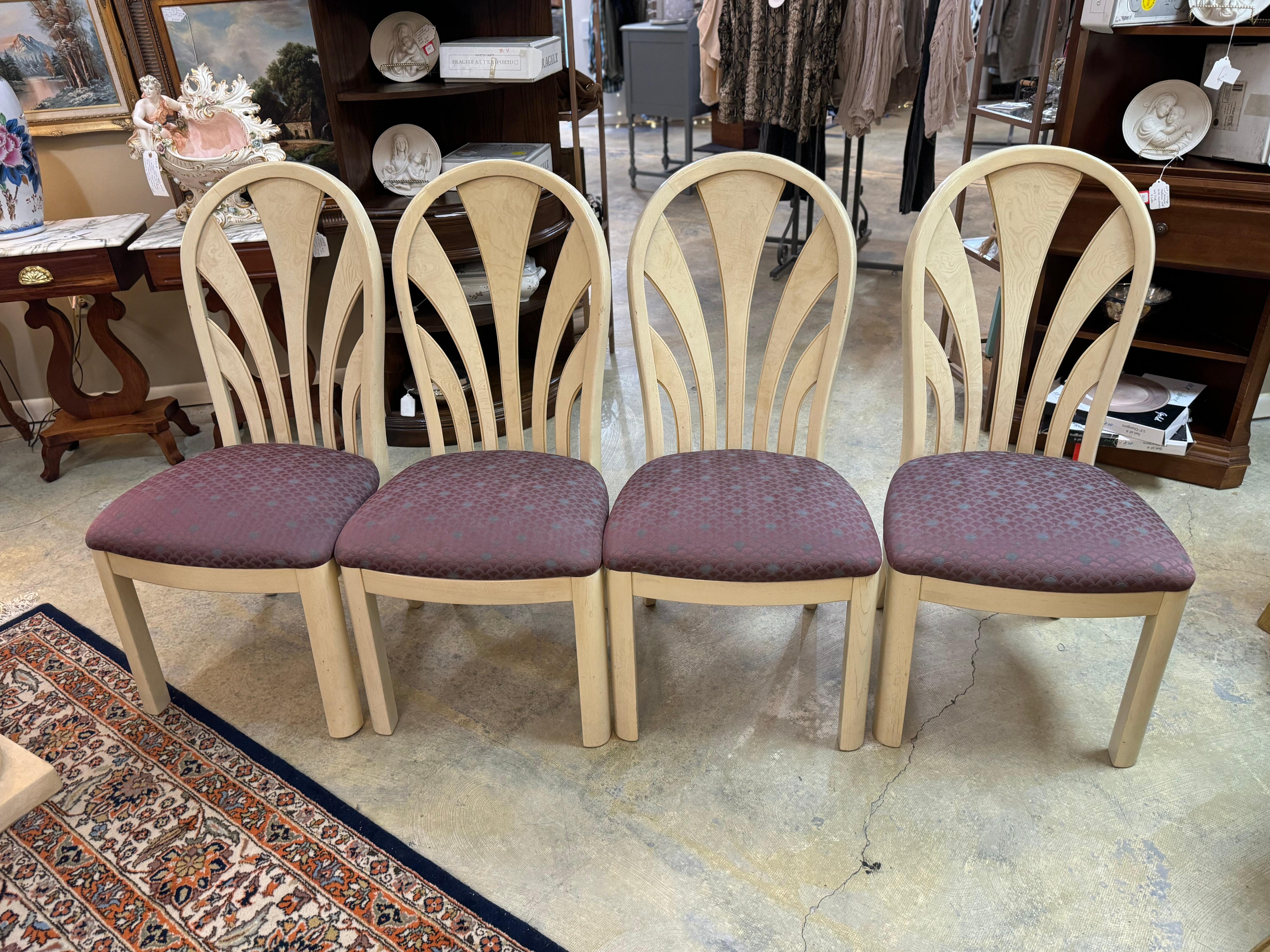 Set di quattro sedie Thomsville vintage in vendita 9