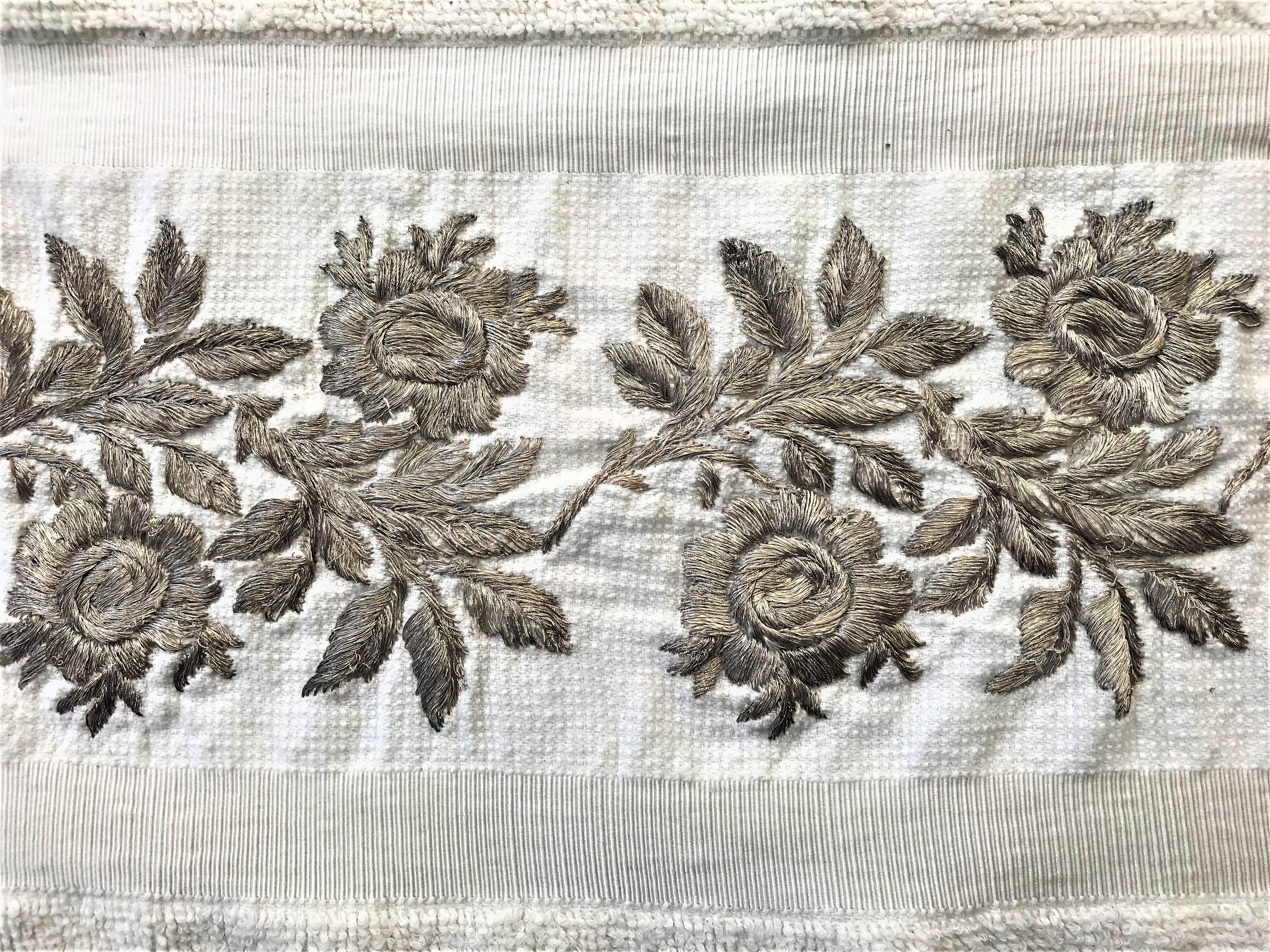 Vintage fouta hammam Handtuch 100% Baumwolle bestickt mit silberner Stickerei   (Silber) im Angebot