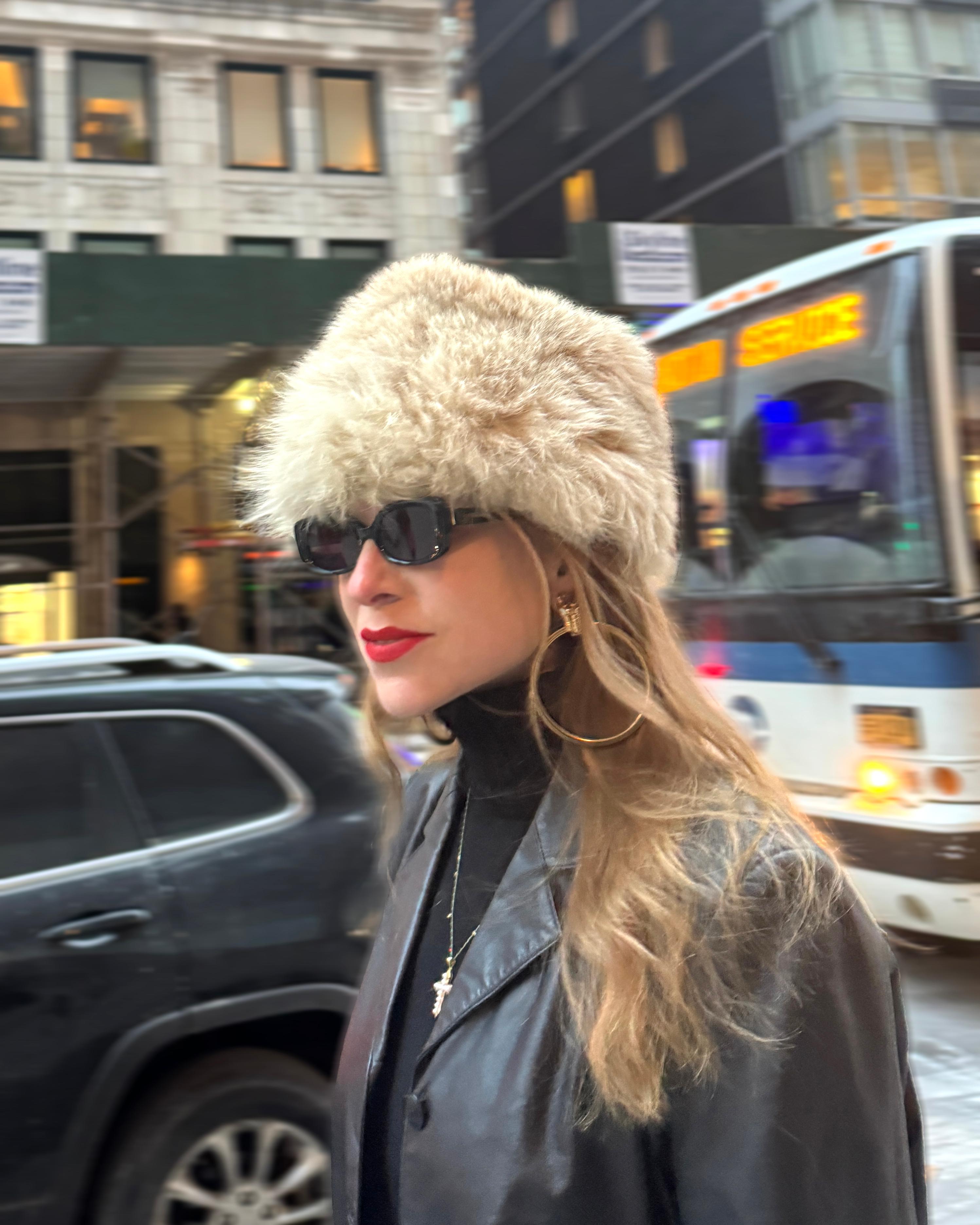 Women's or Men's Vintage Fox Fur Hat For Sale