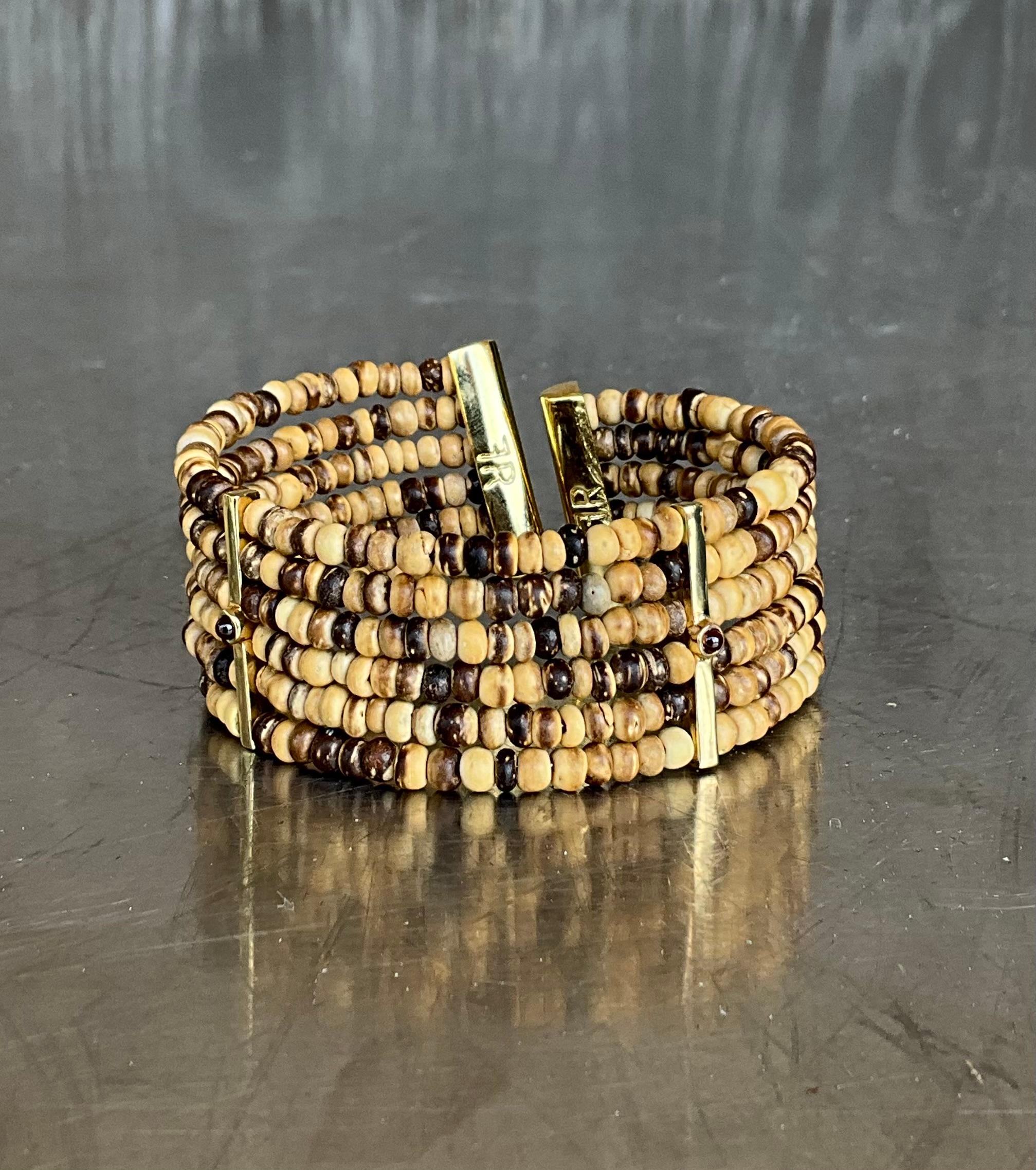 Vintage FR Coconut Beaded Bracelet For Sale 1