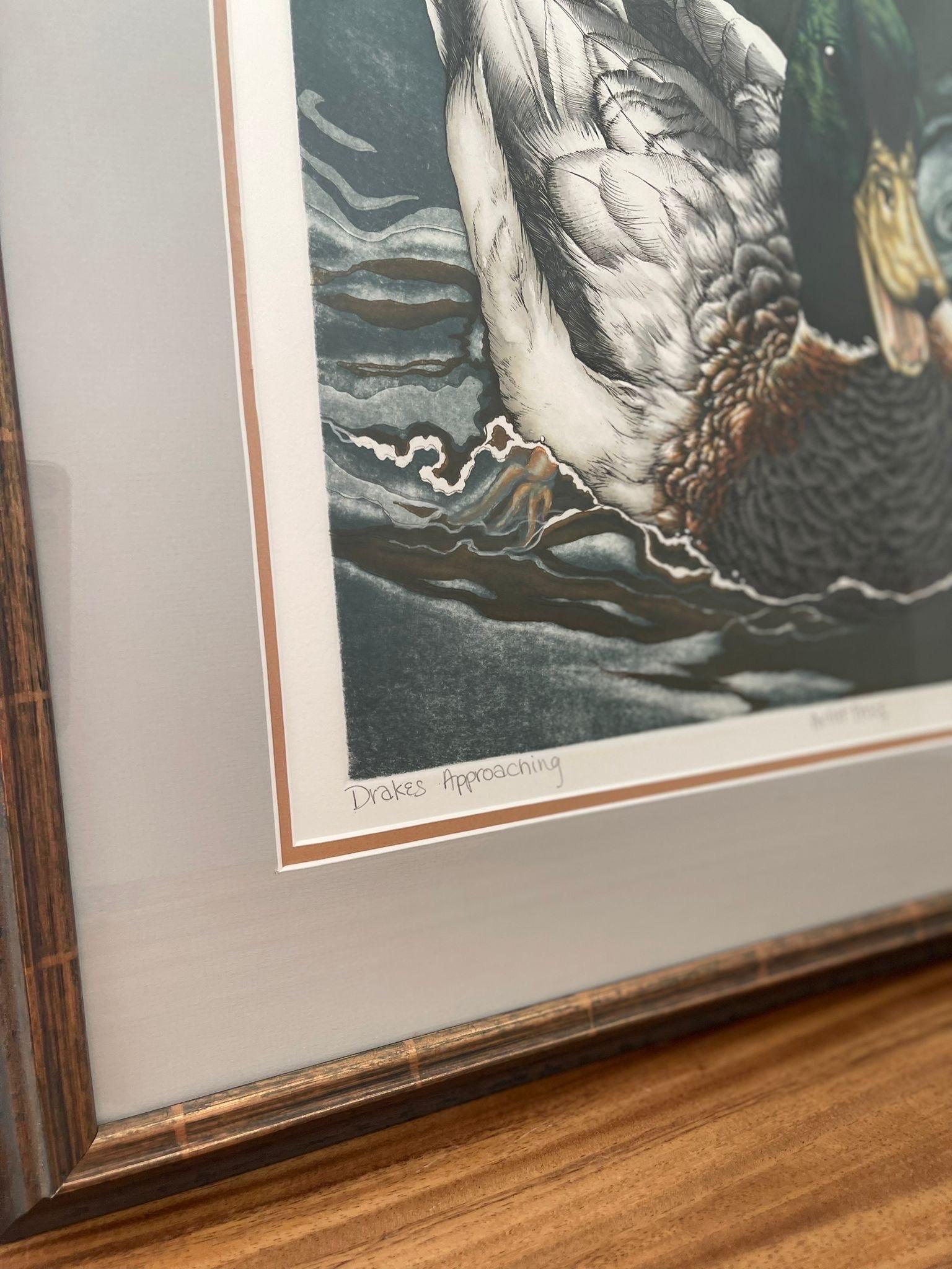 Mid-Century Modern Impression d'art vintage encadrée intitulée Drakes Approaching par Suellen Ross en vente