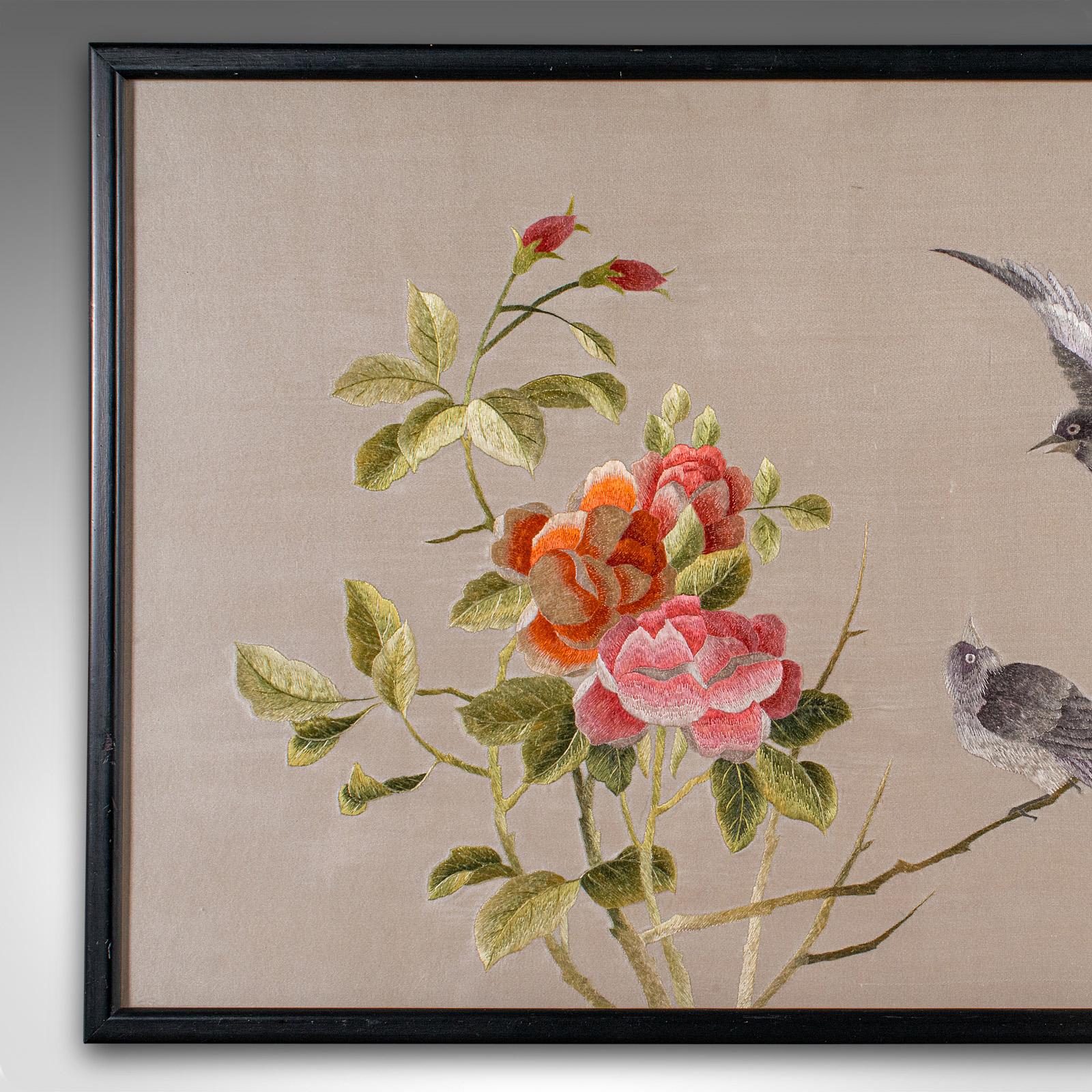 Escena de Pájaro Vintage Enmarcada, Japonesa, Bordado de Algodón de Seda, Art Decó, C.1940 en Bueno estado para la venta en Hele, Devon, GB