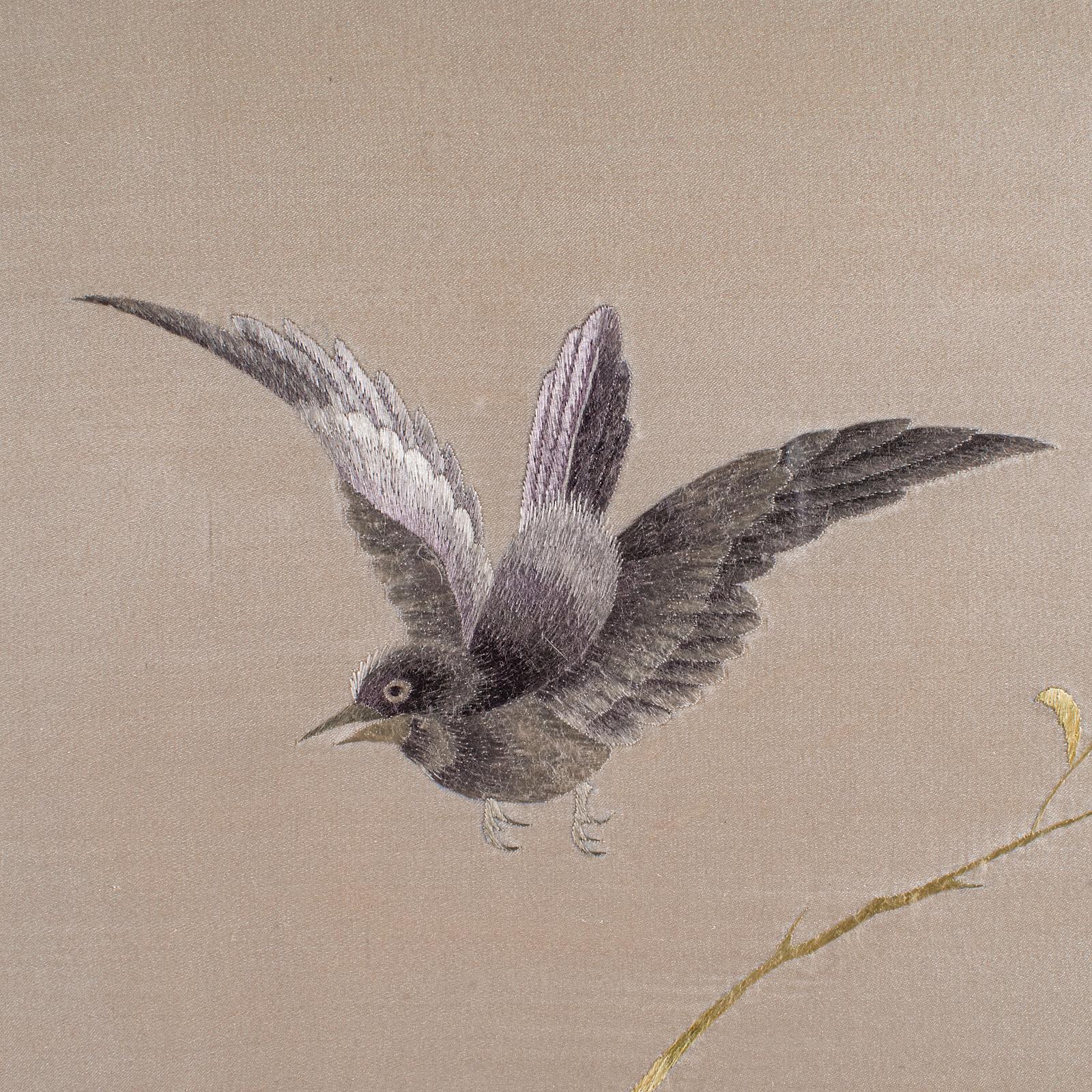 Escena de Pájaro Vintage Enmarcada, Japonesa, Bordado de Algodón de Seda, Art Decó, C.1940 en venta 1