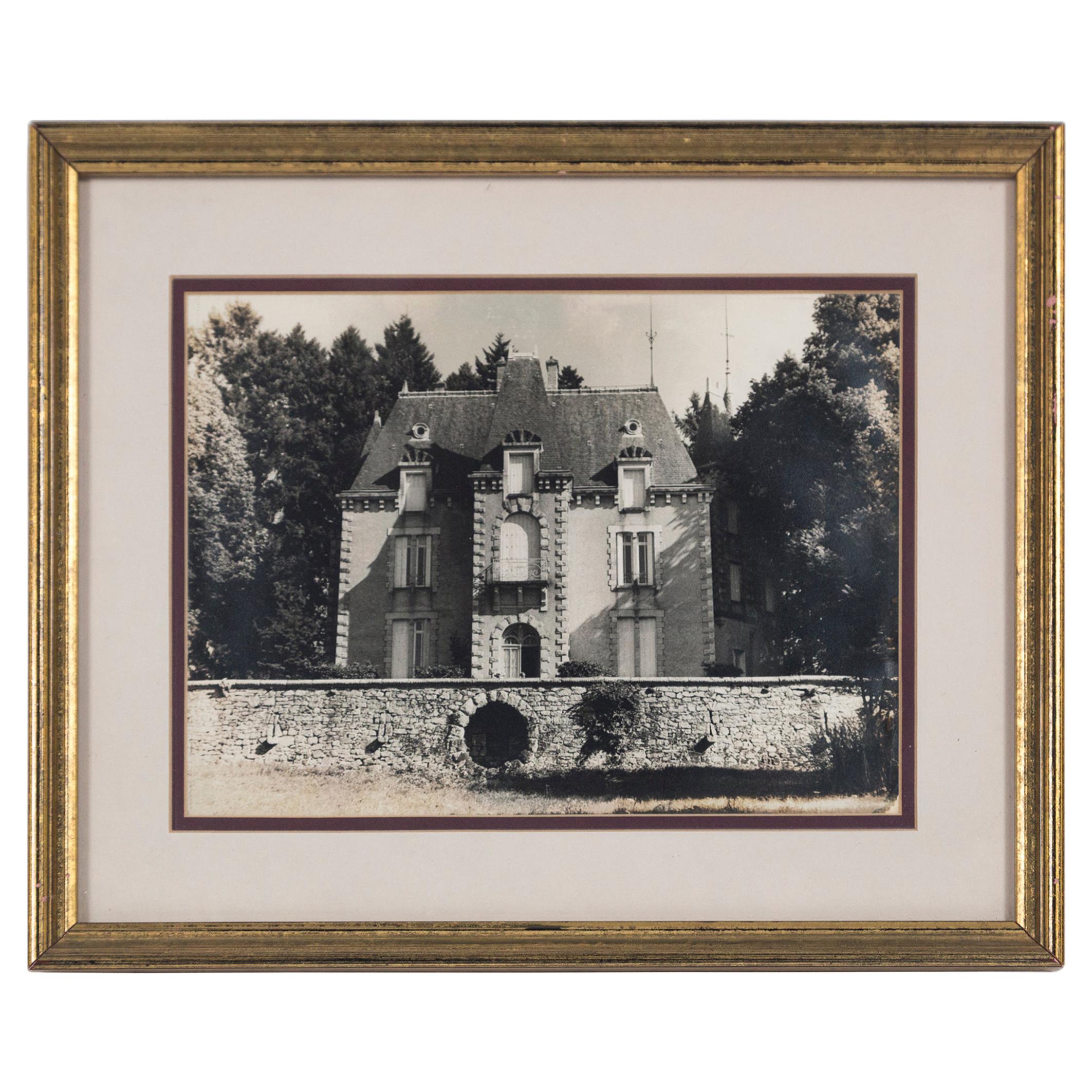 Gerahmte Schwarz-Weiß-Fotografie im Vintage-Stil, „Le Chateau“, Frankreich, um 1950