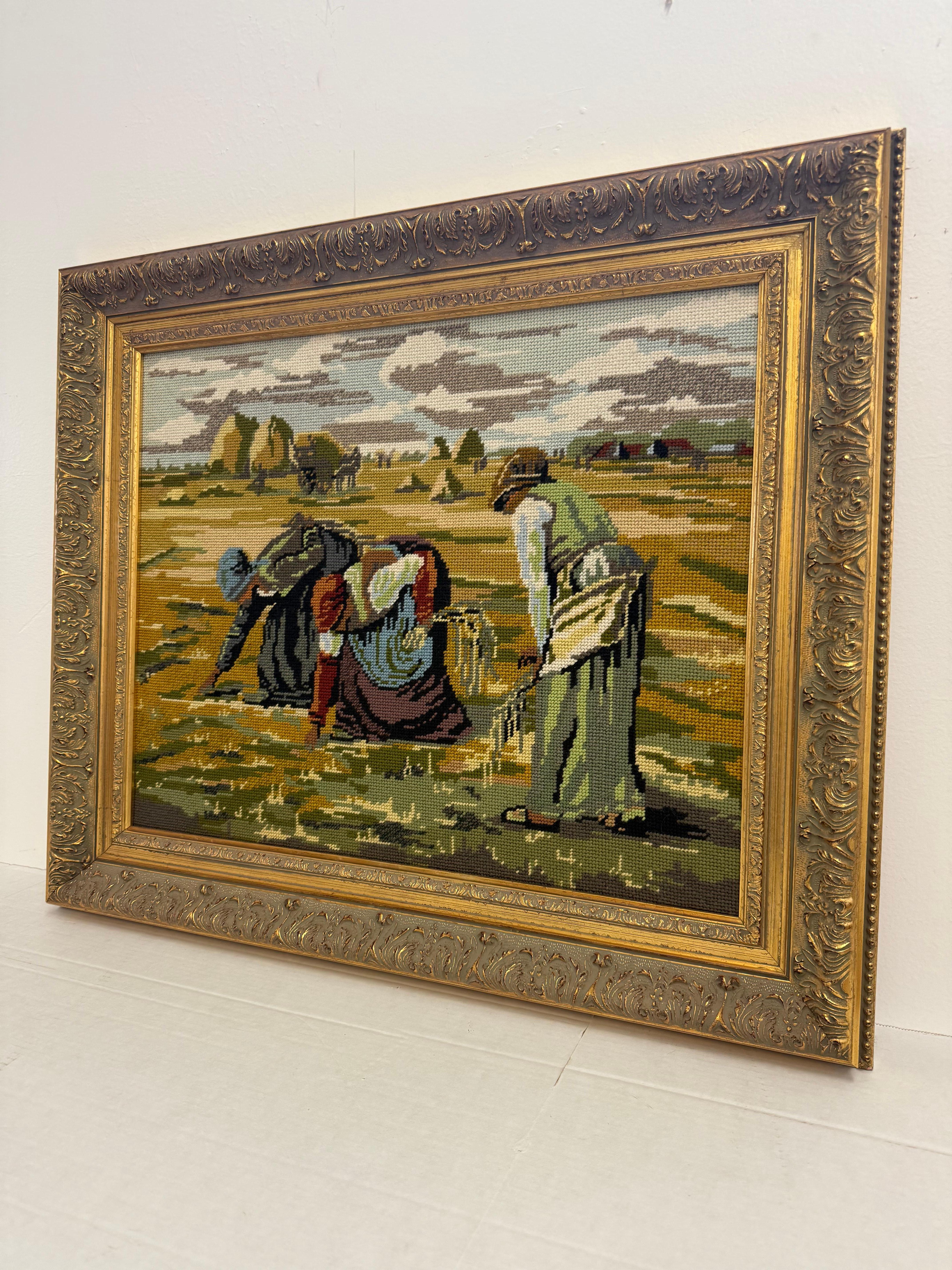 Gerahmter Vintage-Wandteppich mit Gobelinstickerei - The Gleaners inspirierte Stickerei-Kunst (Rustikal) im Angebot