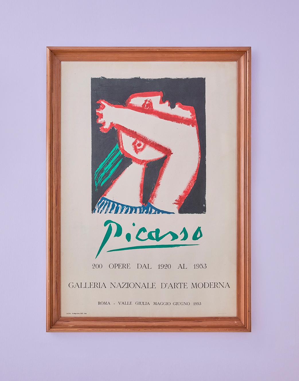 Pablo Picasso,
Italy, 1953

Vintage exhibition poster in frame from Galleria Nazionale D'Arte Moderna. 

Measures: H 110.5 x W 80 cm.