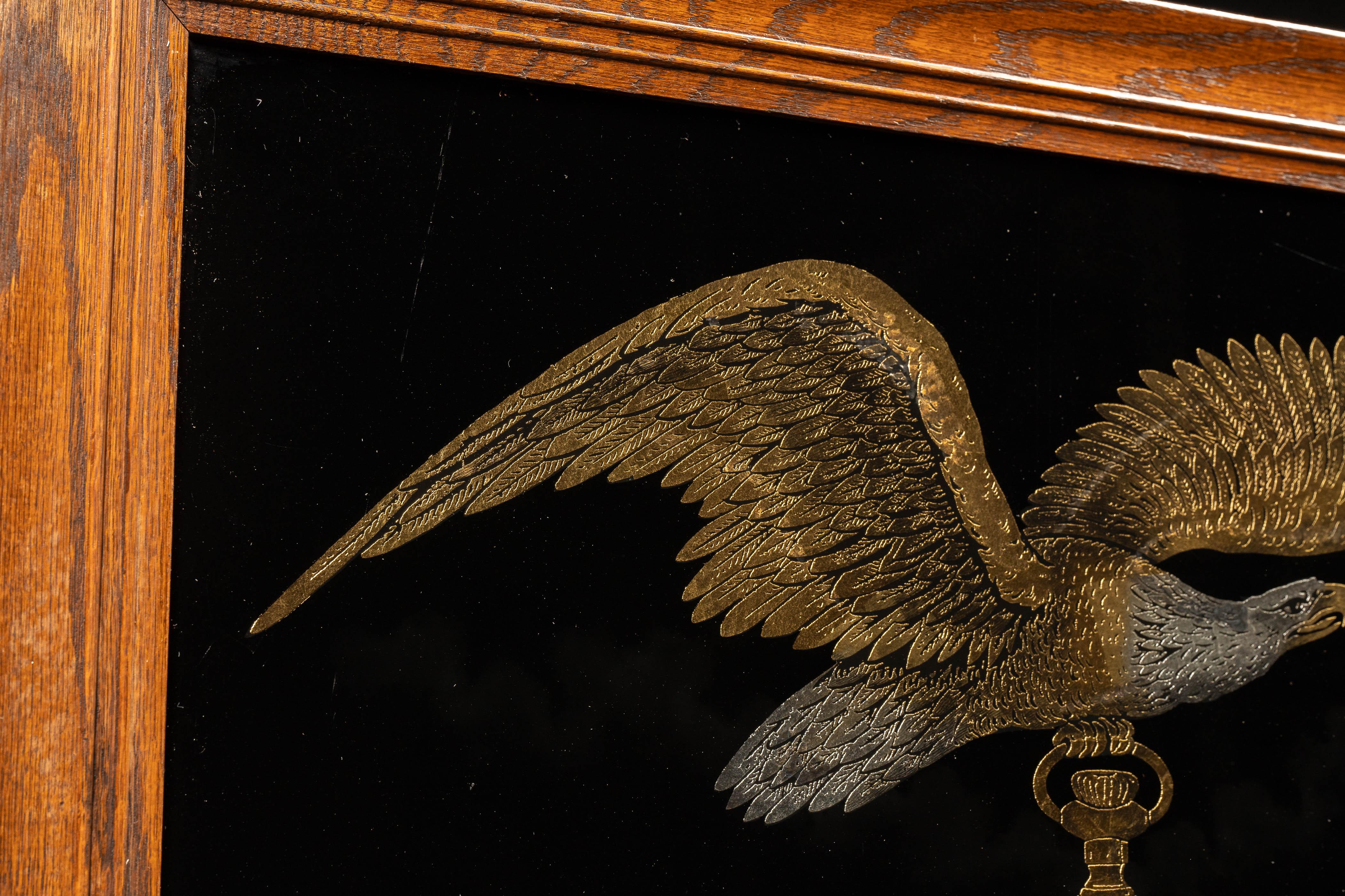c. 1900/1910; Waltham Watch Co. - Waltham, MA

Insegna pubblicitaria d'epoca in vetro dipinto al contrario per gli orologi da tasca Waltham.

Questo pezzo presenta una grafica inversa su un pannello di vetro, sotto il quale è stata applicata una