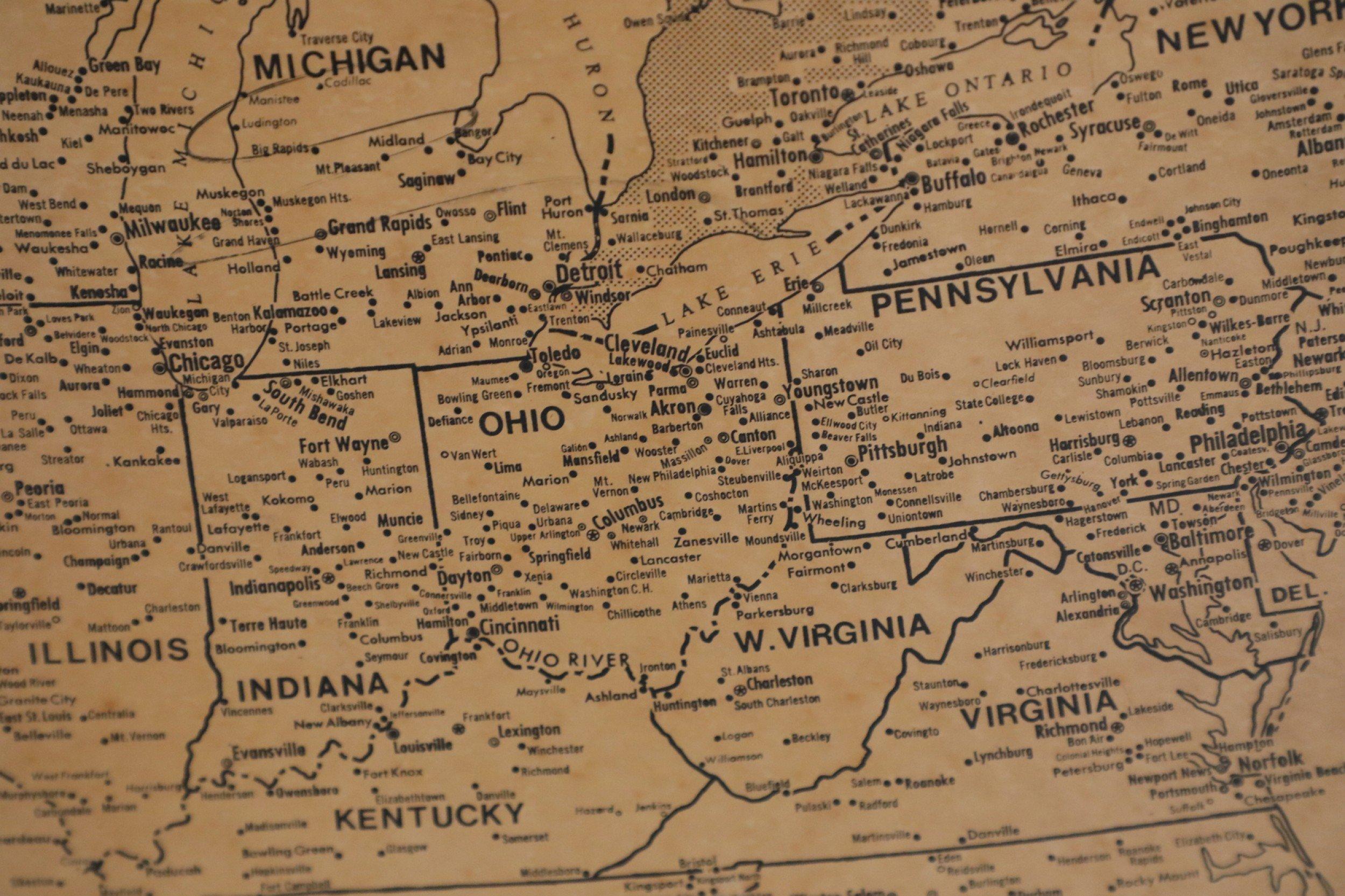 American Vintage Framed United States Map For Sale