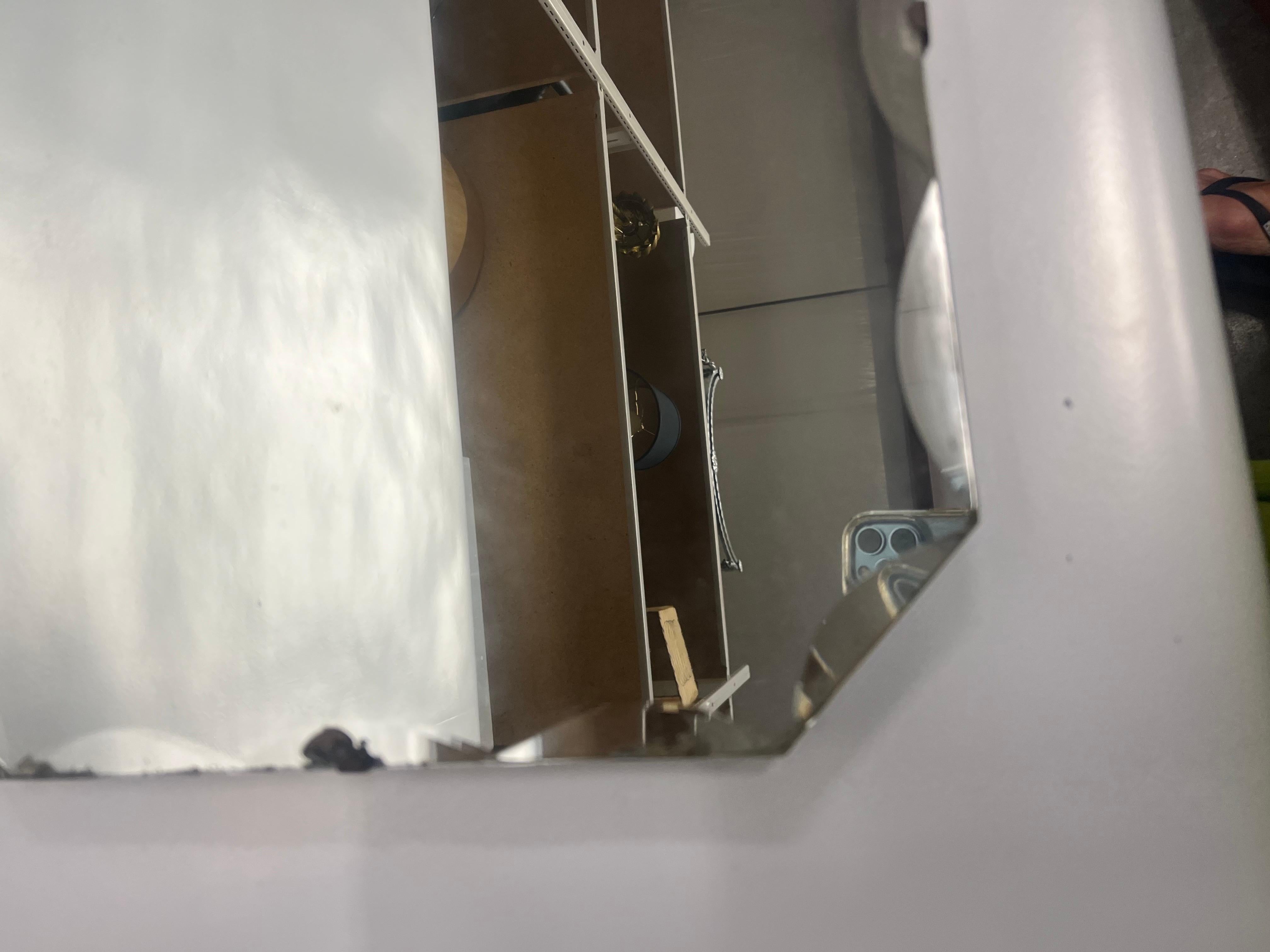 Vieux miroir festonné sans cadre en vente 3