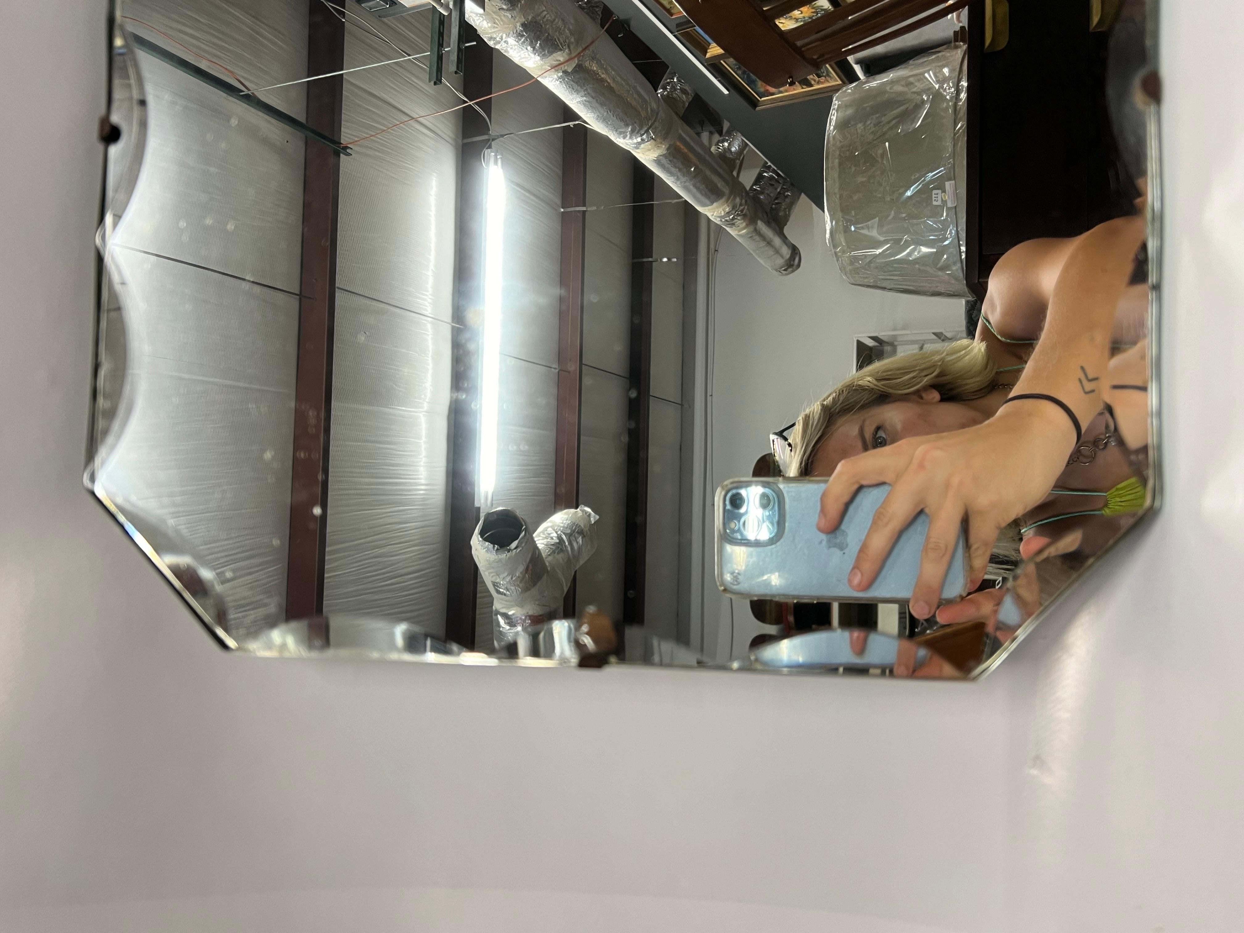 Inconnu Vieux miroir festonné sans cadre en vente