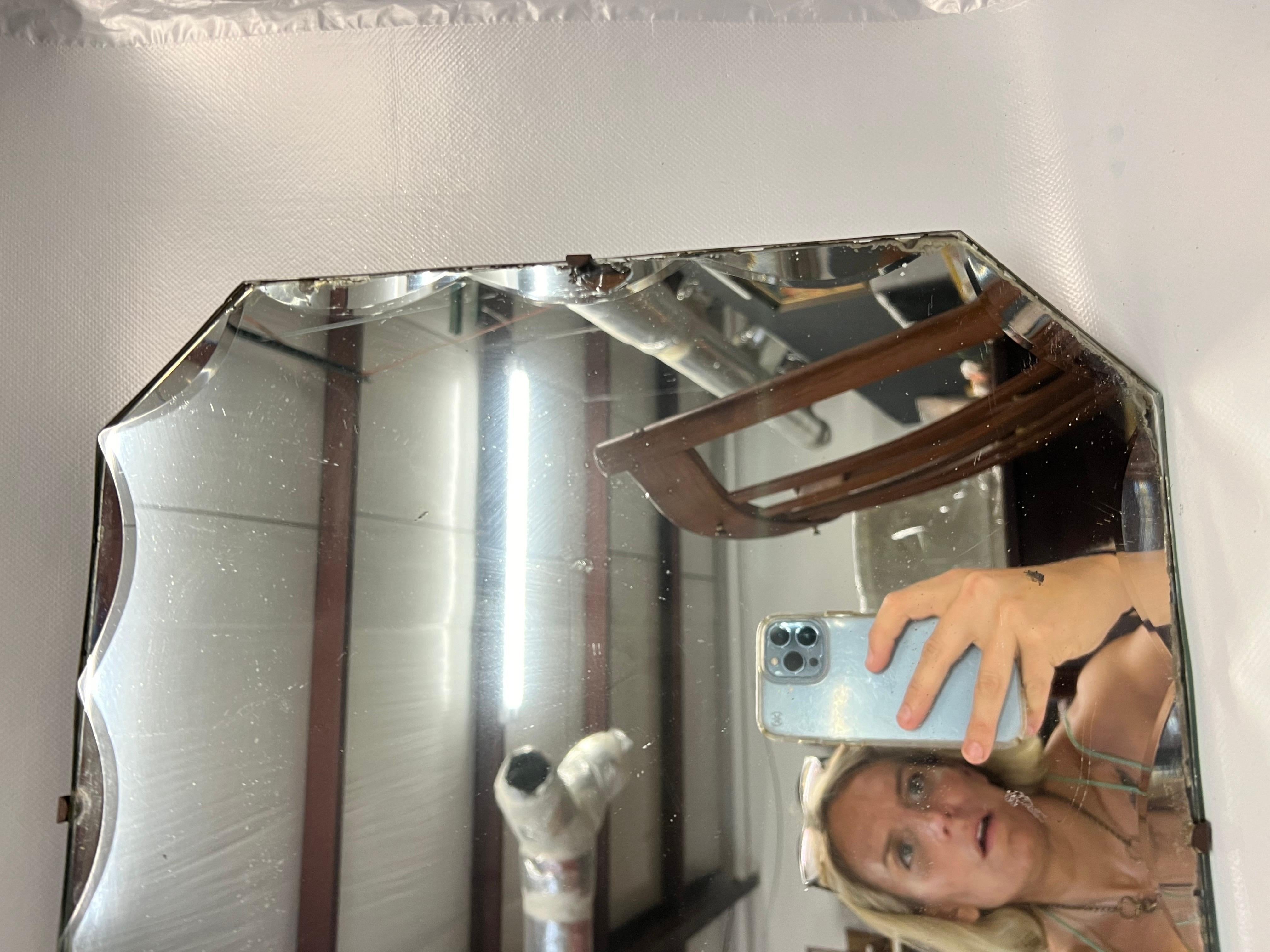 20ième siècle Vieux miroir festonné sans cadre en vente