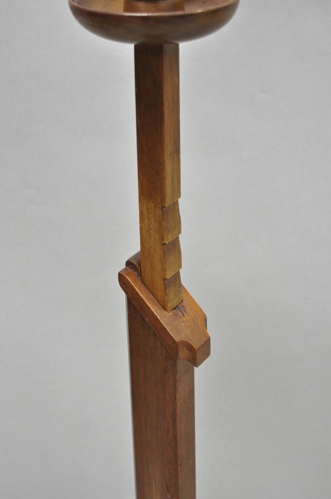 Lampada da terra a cricchetto in mogano stile Coloni Frances Elkins d'epoca in vendita 5