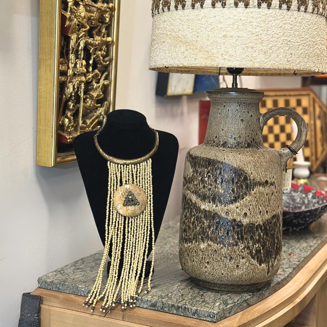 Vintage Frances Halskette Beige und Bronze Stein mit antiken Bronze Cesarée für Damen oder Herren im Angebot