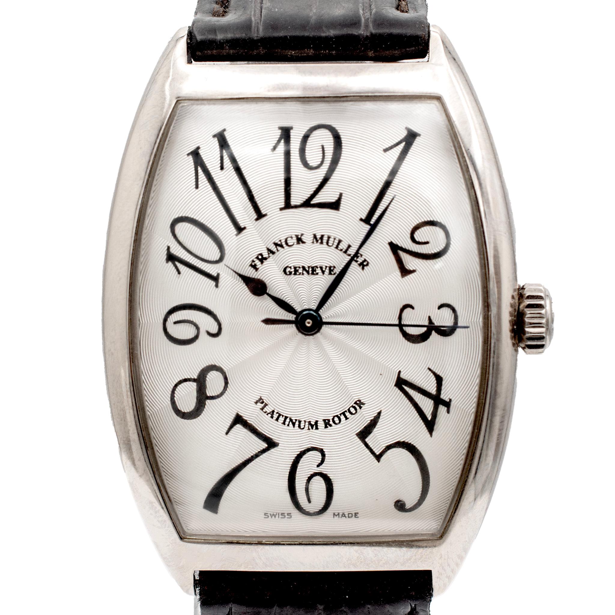 Marca: Franck Muller

Género: Unisex

Tipo de Metal: oro Blanco 18K

Diámetro: 34,00 mm

Peso: 84,68 gramos

Reloj suizo Franck Muller de oro blanco de 18 quilates para caballero con caja original. Grabado con 