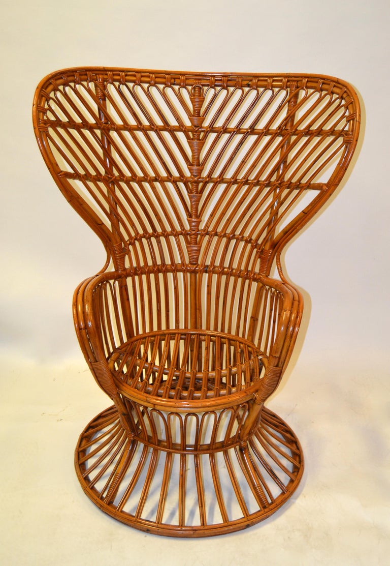 Featured image of post High Back Vintage High Back Wicker Chair - Vintage high back executive desk chair | chairish.