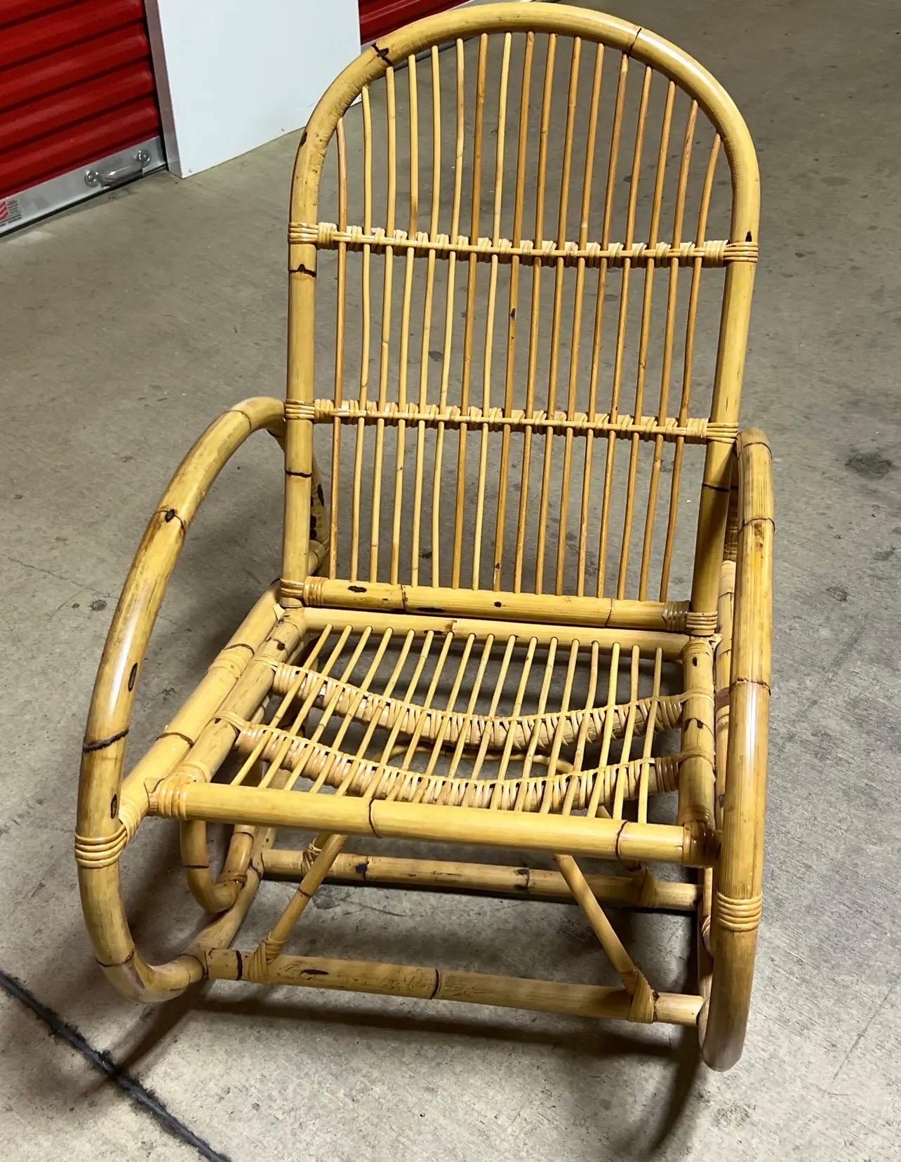 Sedia a dondolo in rattan e bambù piegato in stile Vintage Franco Albini In condizioni buone in vendita a Esperance, NY