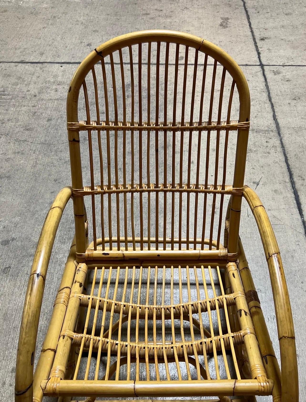 Sedia a dondolo in rattan e bambù piegato in stile Vintage Franco Albini in vendita 3
