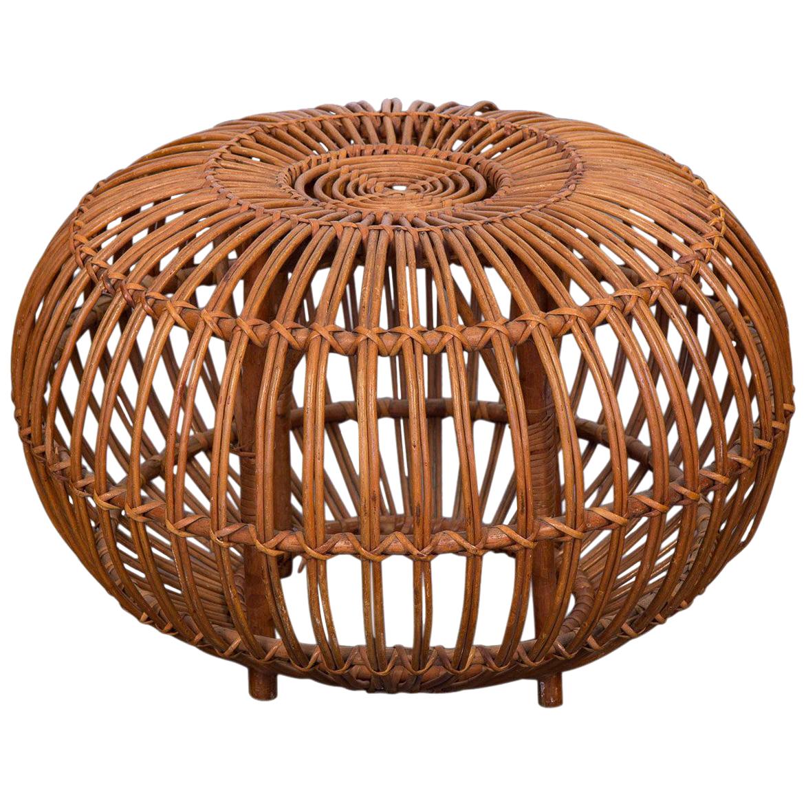 Polsterhocker aus gewebtem Rattan im Franco Albini-Stil