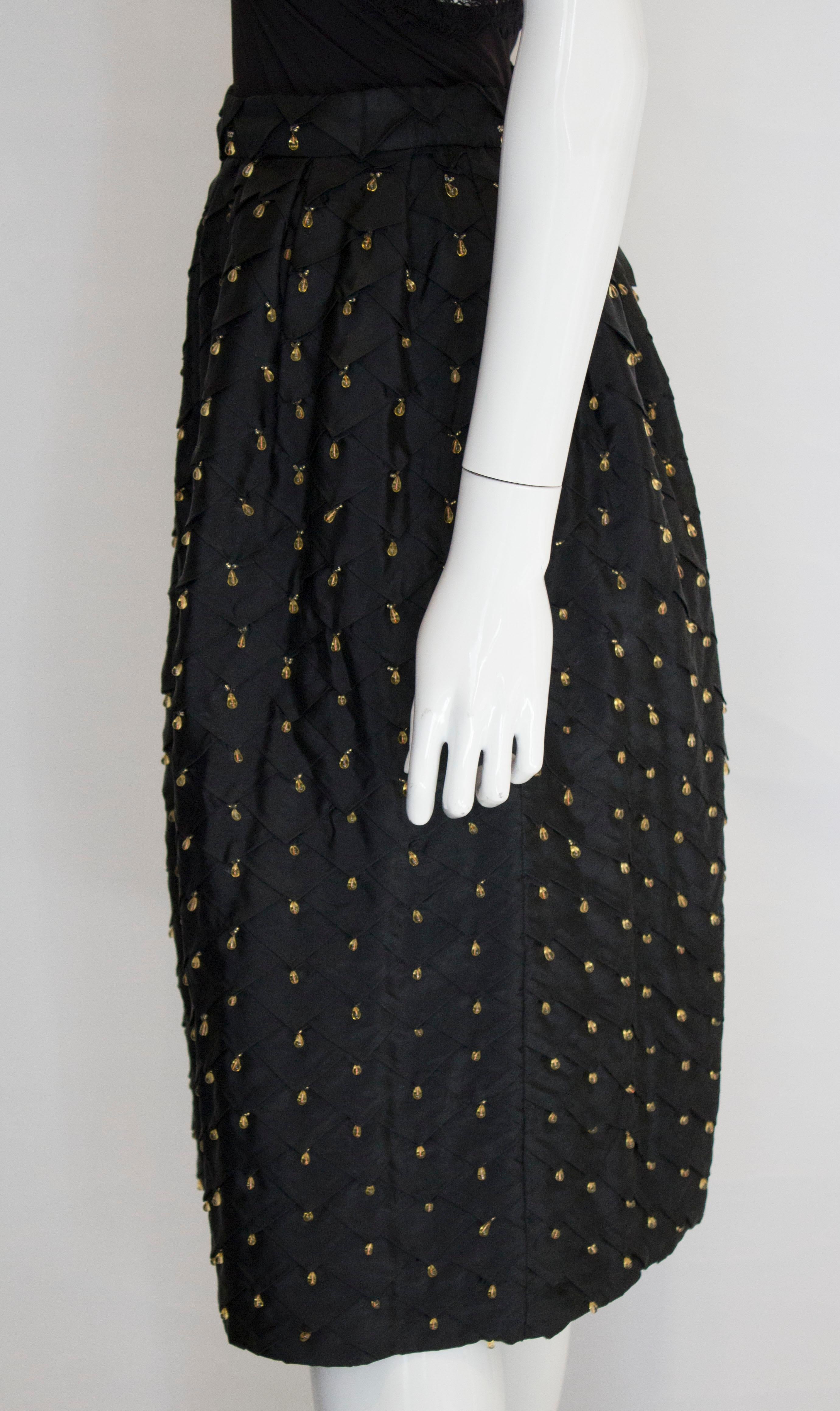 Falda de seda vintage Franco Bertoli con adornos en venta 1