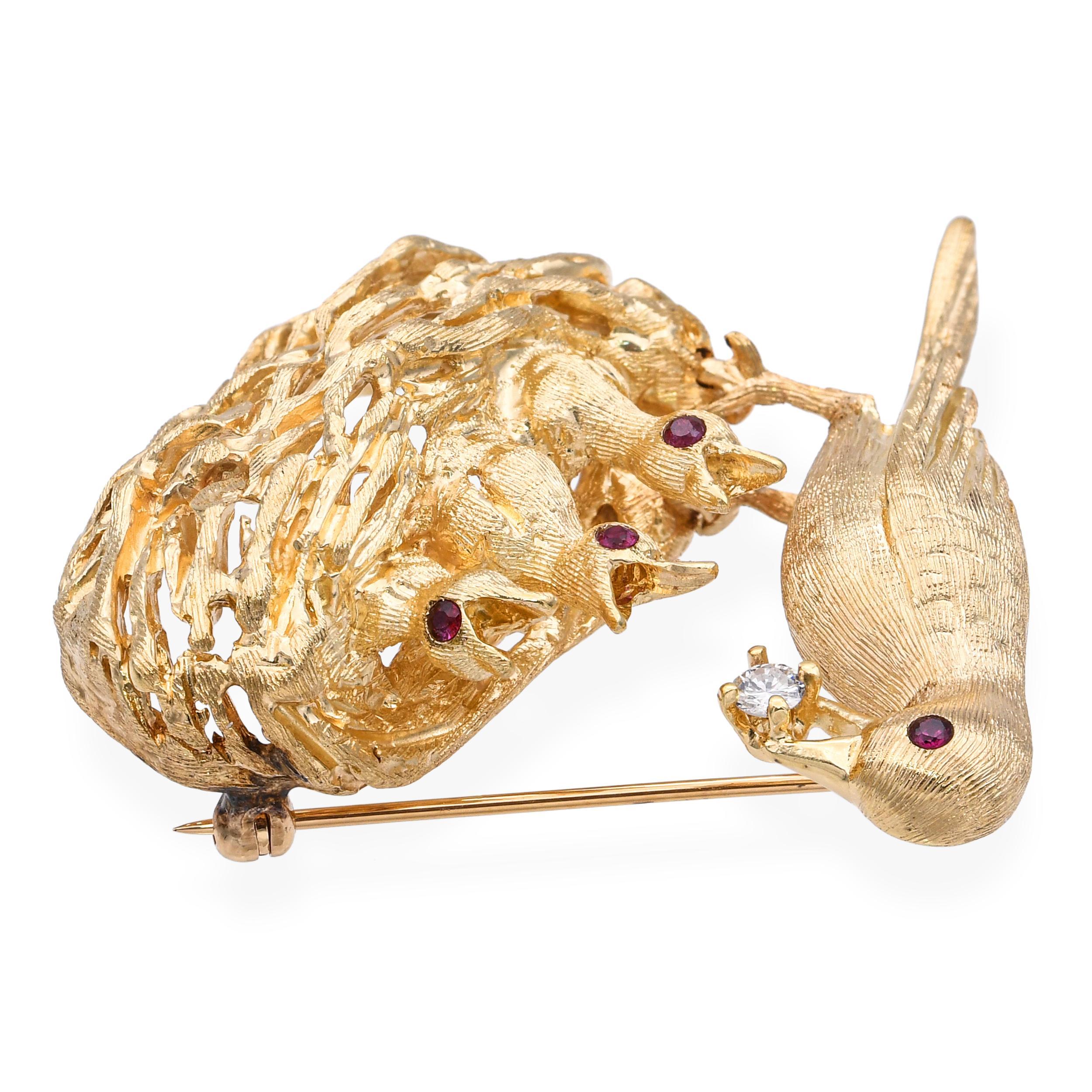Taille ronde Vintage Frank J Gold 14k Yellow Gold Rubies & Diamond Bird Nest Brooch en vente