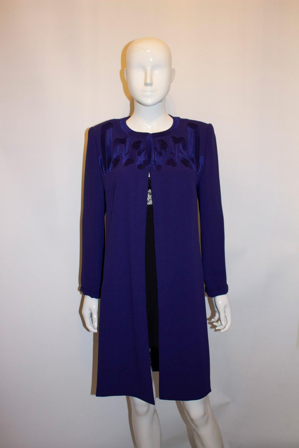 Noir Frank Usher/Harrods - Robe manteau violet vintage en vente