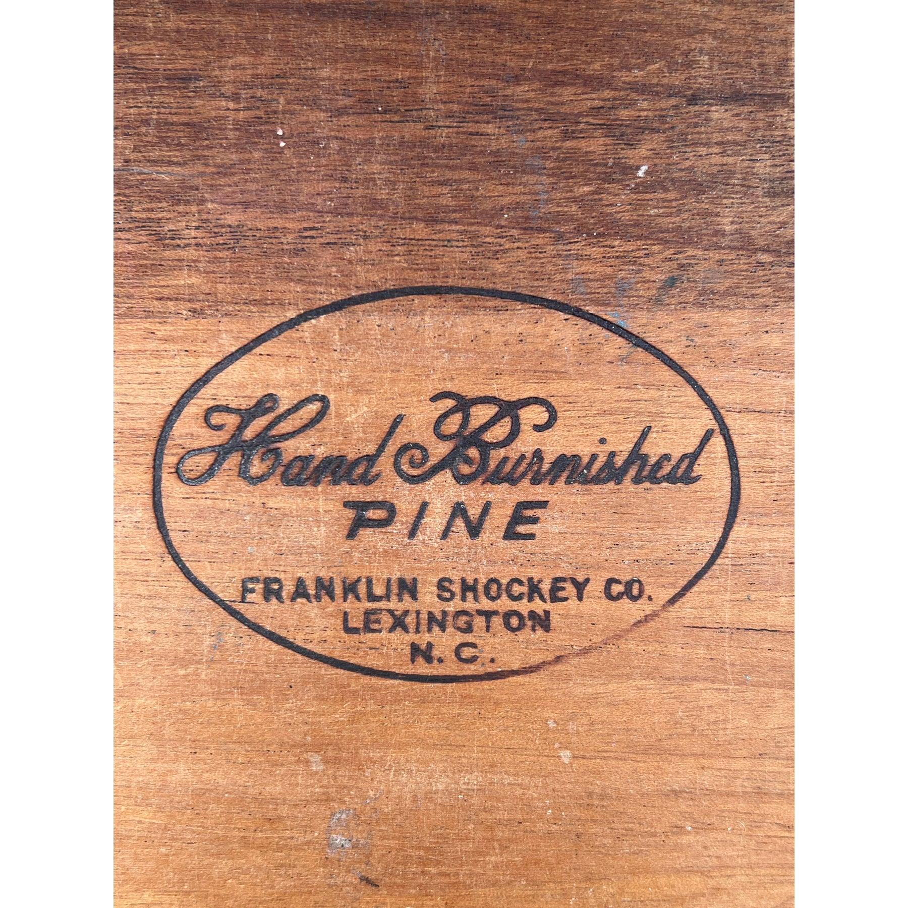 Franklin Shockey-Kommode aus Knotty- Kiefernholz im modernen Stil im Angebot 5