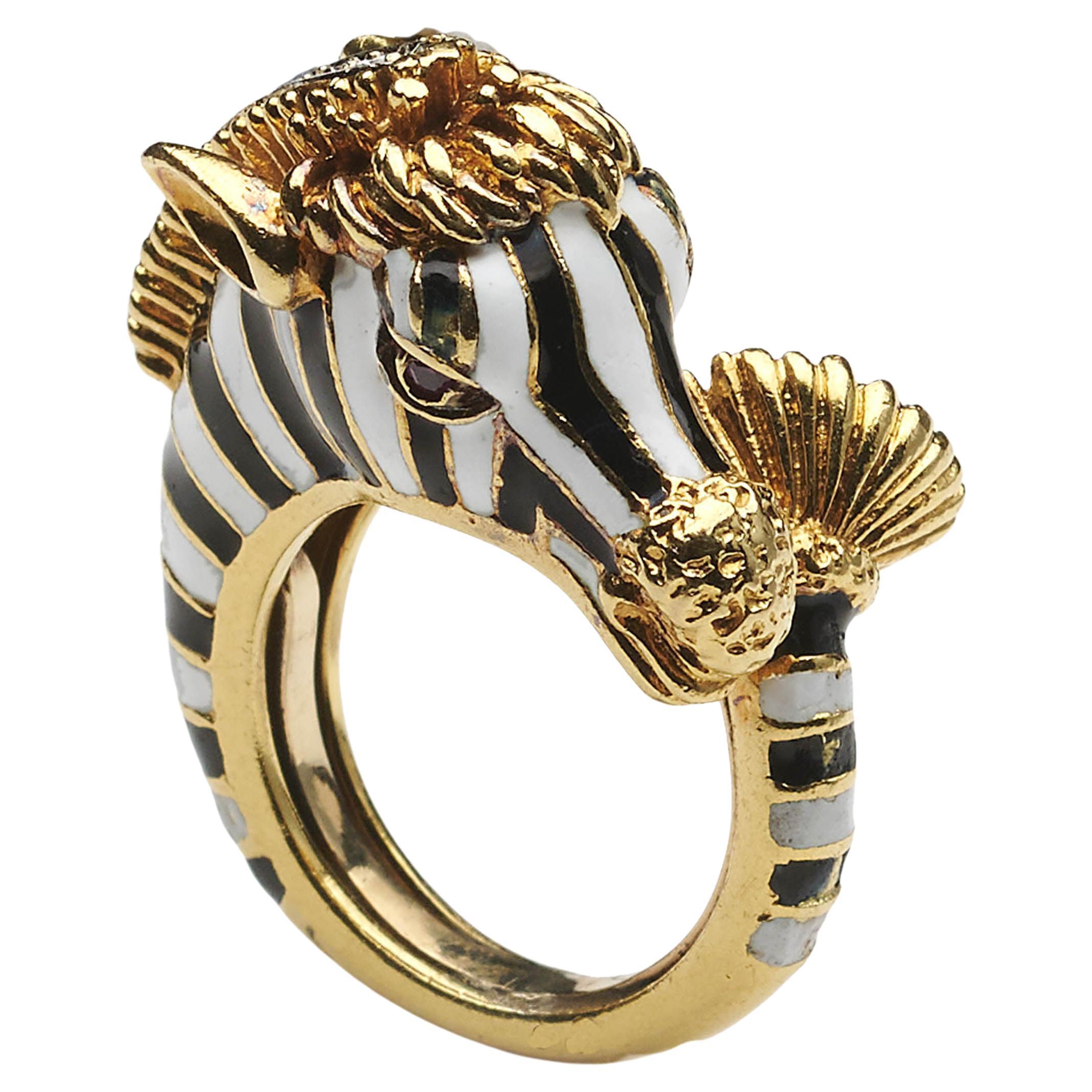 Vintage Frascarolo Italian Enamel Diamond Ruby and Gold Zebra Ring, Circa 1967 en vente