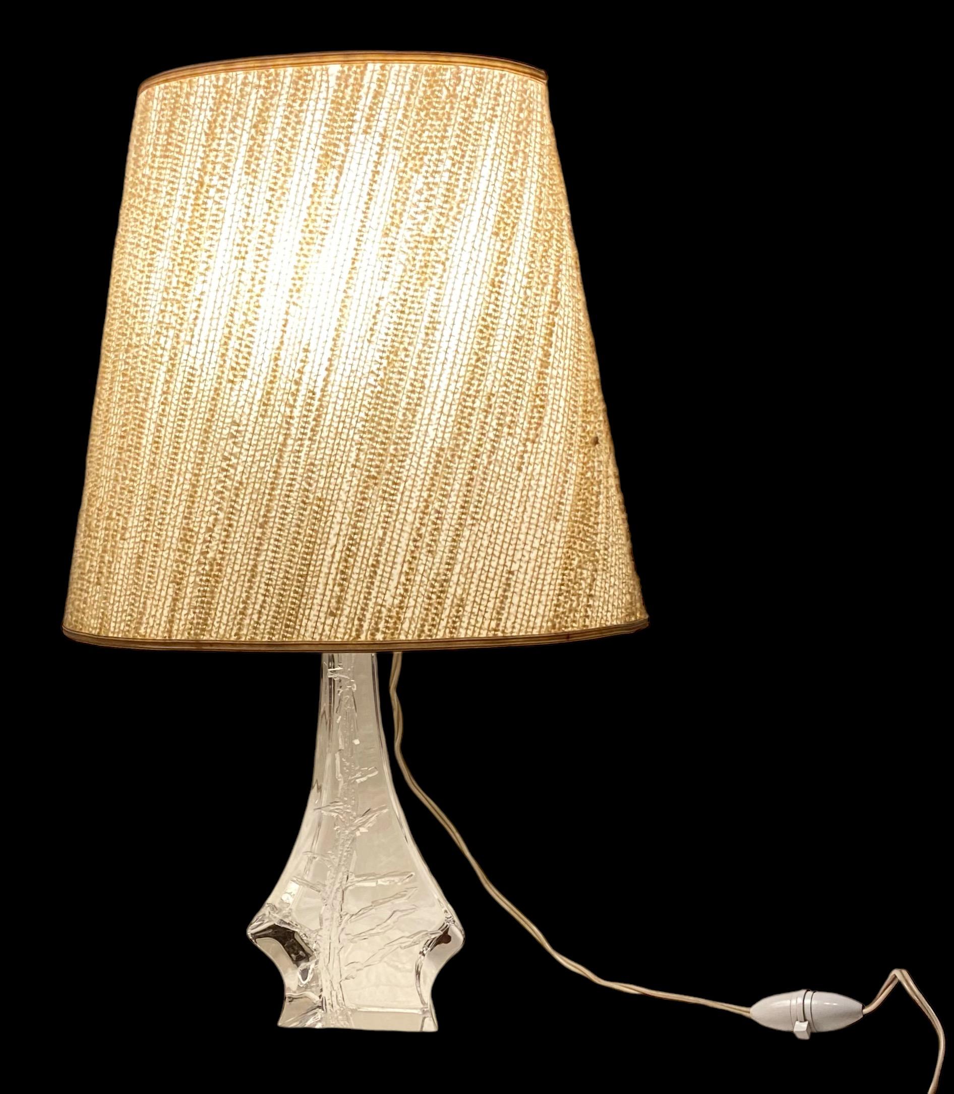 Vintage French Daum Crystal Lamp, Pine Tree Pattern, Signed With Original Shade For Sale 3