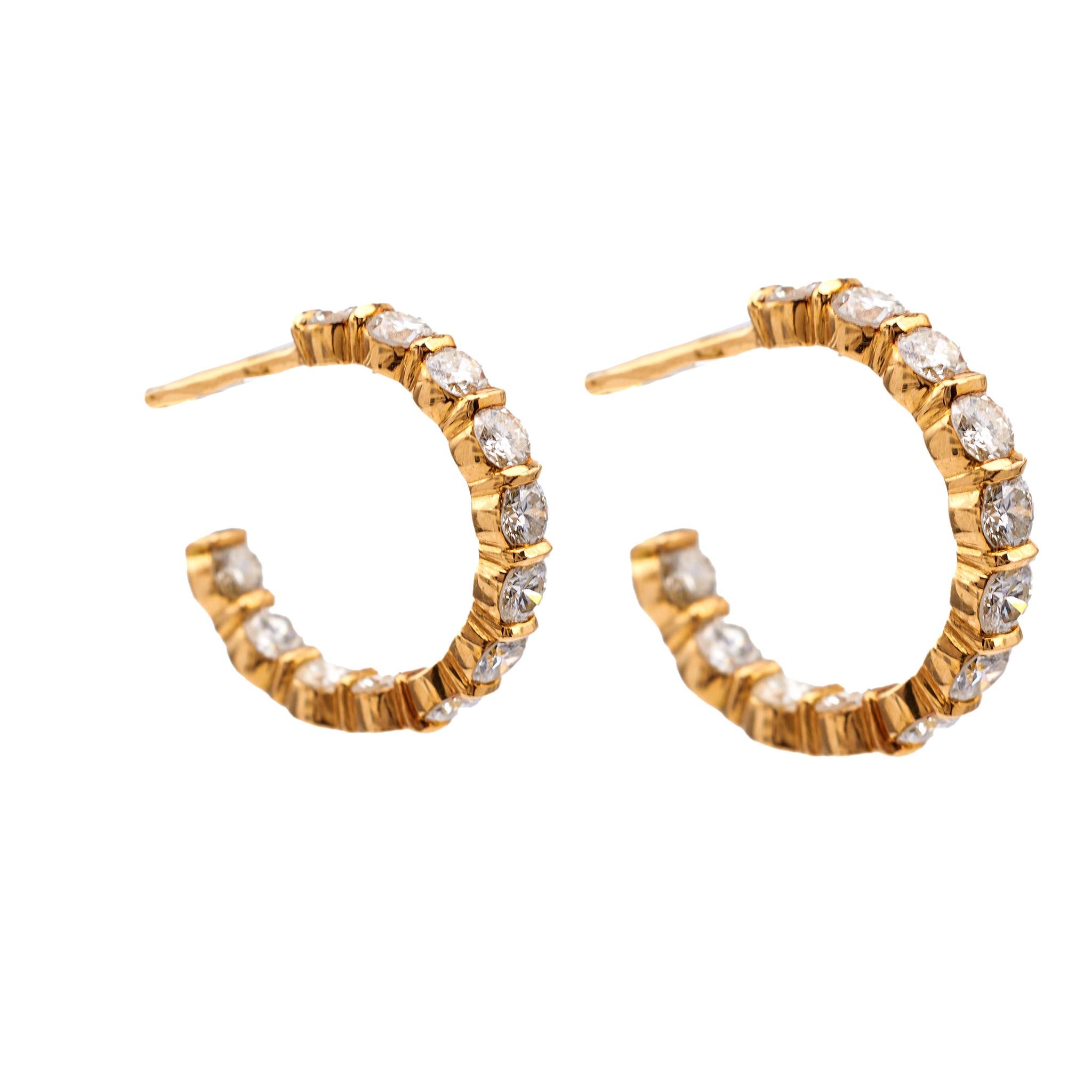 Women's or Men's Vintage Fred Paris 1.48 Carat Diamond 18k Yellow Gold Huggie Hoop Earrings For Sale