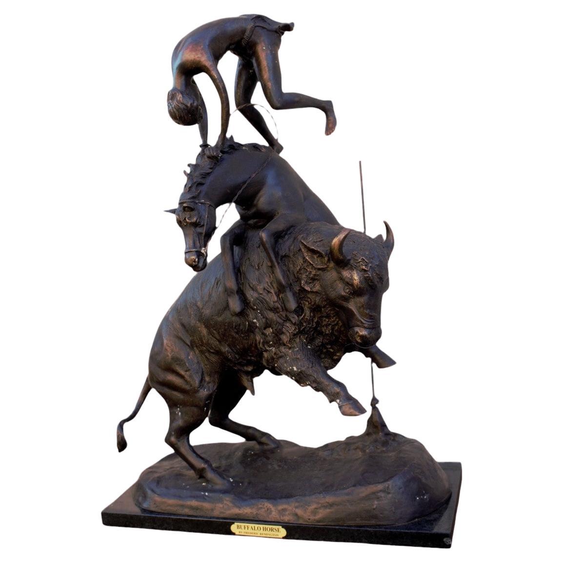 Scultura di cavallo bufalo d'epoca di Frederic Remington in vendita