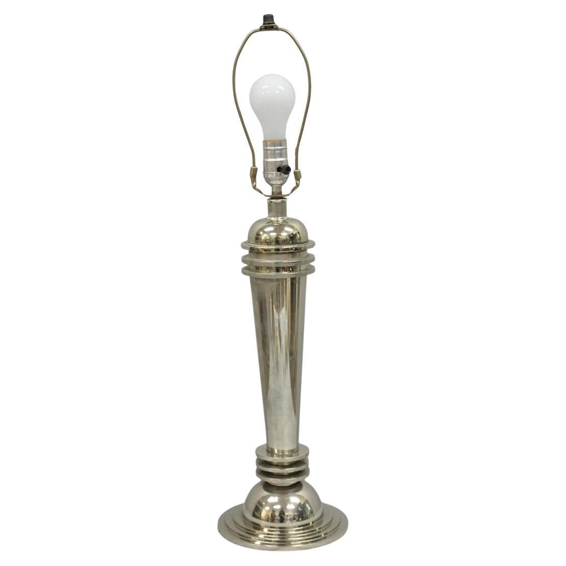 Vintage Frederick Cooper Lámpara de mesa de acero cromado "Atómica" de estilo Art Déco en venta