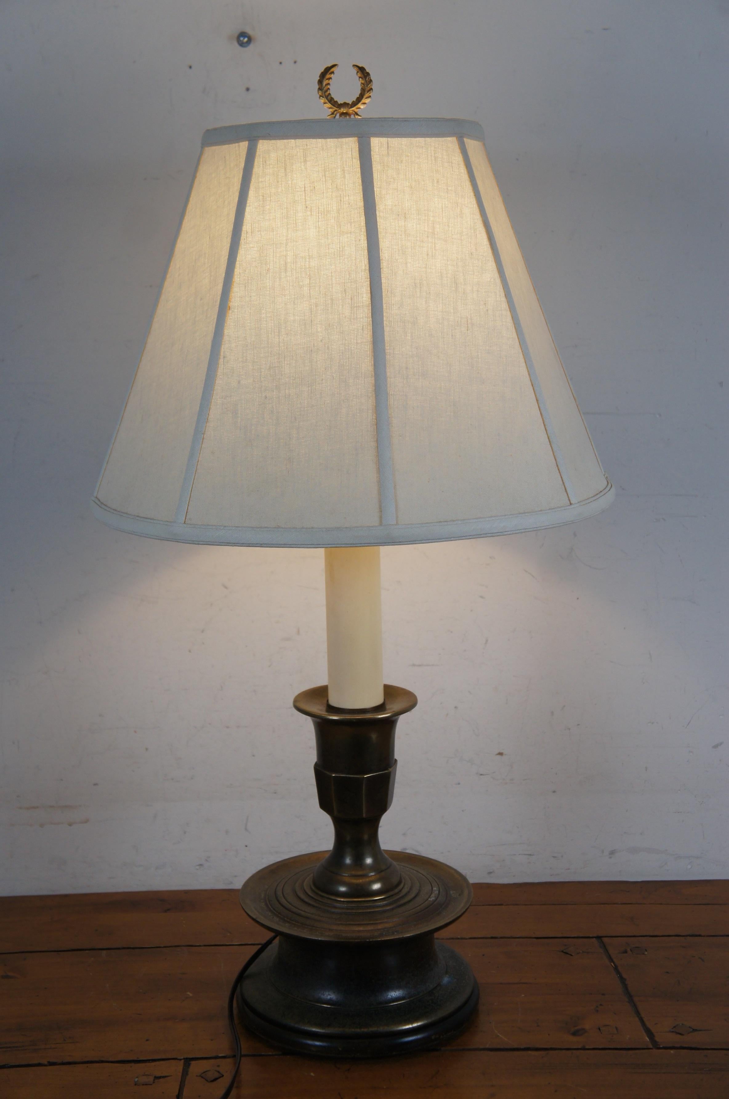Lampada da tavolo con supporto per candele in ottone Frederick Cooper Vintage 34