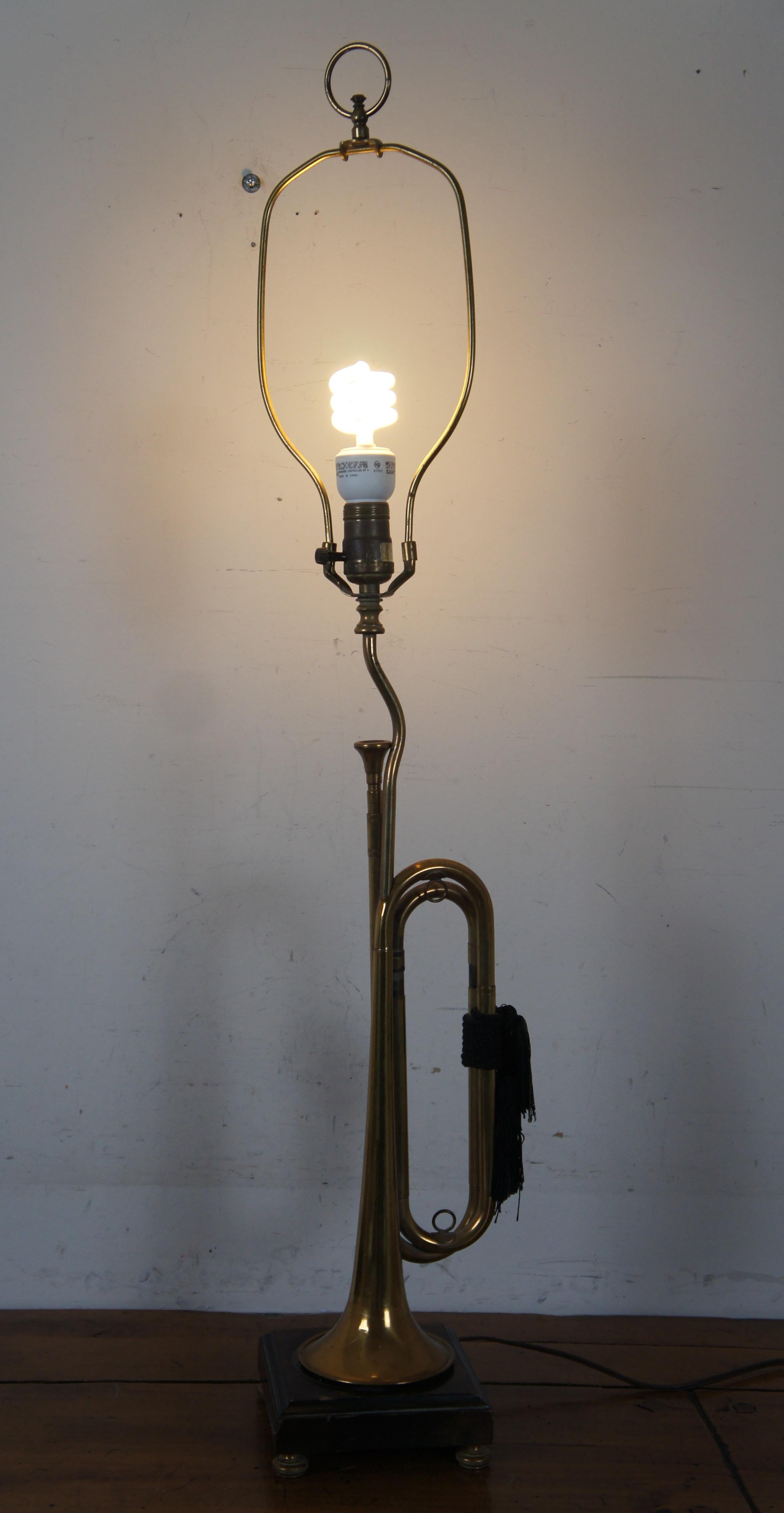 Lampe de bureau vintage en laiton trompette Hunt Bugle Horn de Frederick Cooper, 38 po. en vente 7