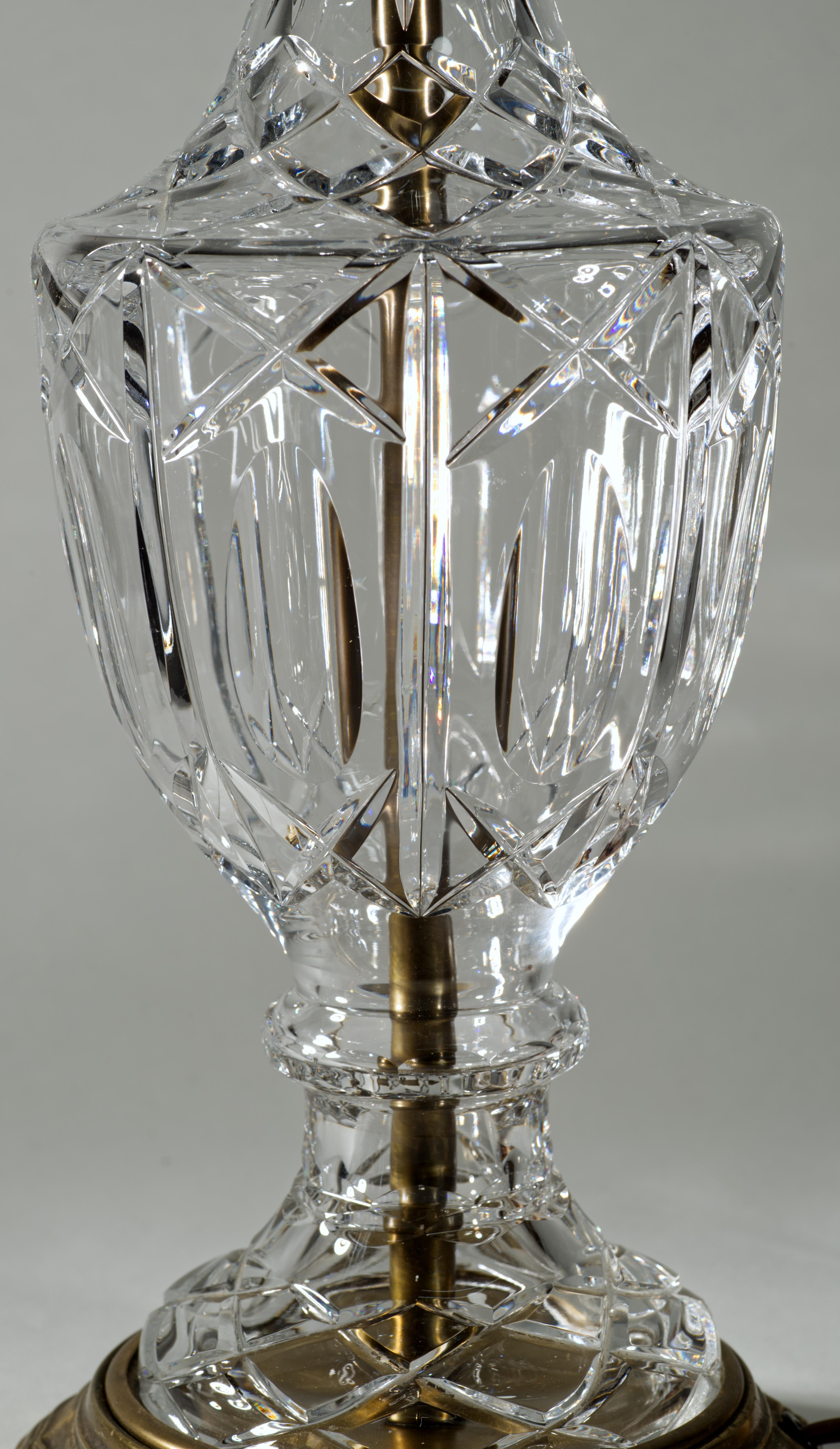 Lampada da tavolo con urna di cristallo grande Frederick Cooper vintage degli anni '50-'60 In condizioni buone in vendita a Clifton Springs, NY