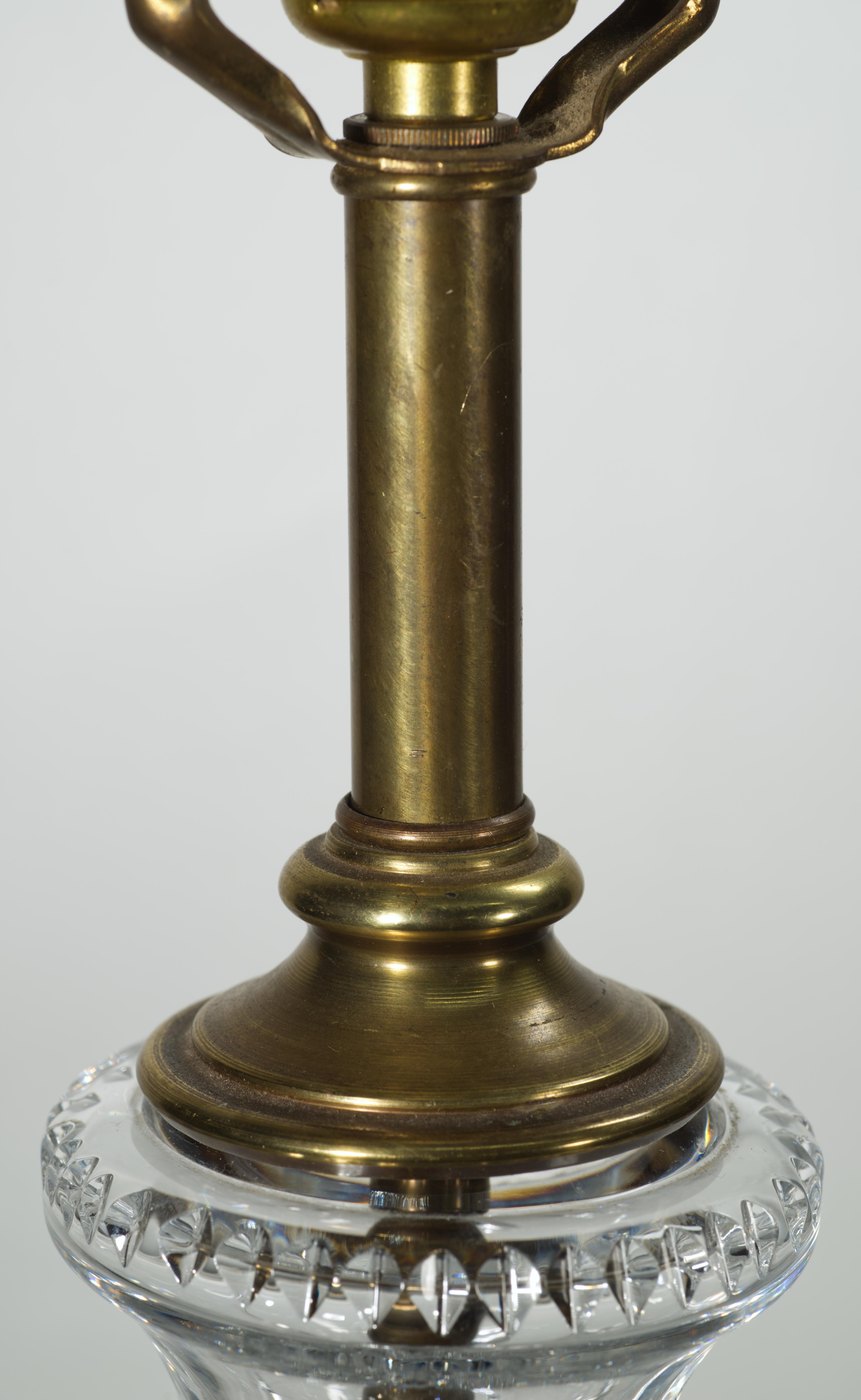 Metallo Lampada da tavolo con urna di cristallo grande Frederick Cooper vintage degli anni '50-'60 in vendita