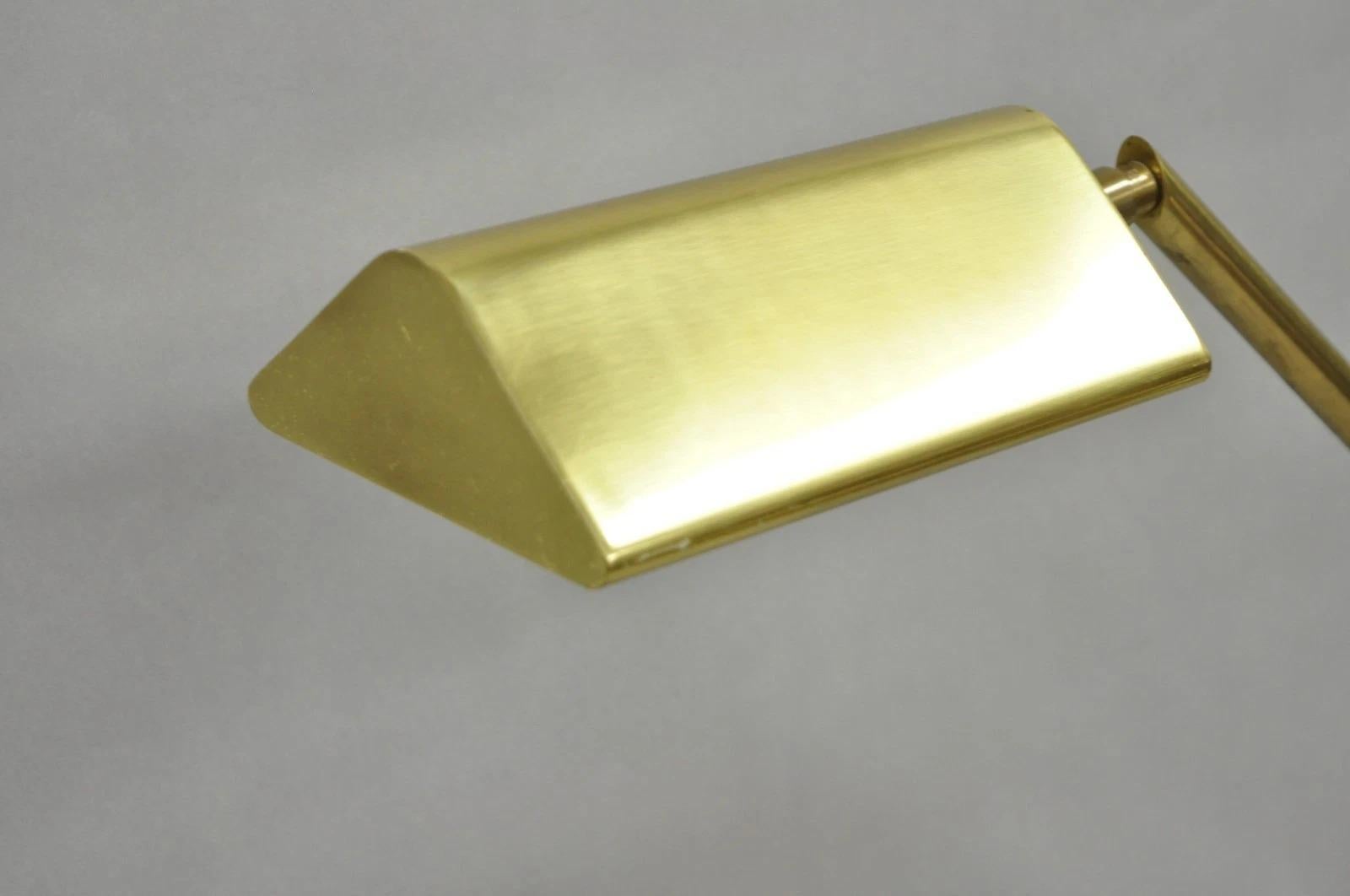 Mid-Century Modern Vintage Frederick Cooper Mid Century Modern Brass Pharmacy Task Floor Lamp (lampe à pied) en vente