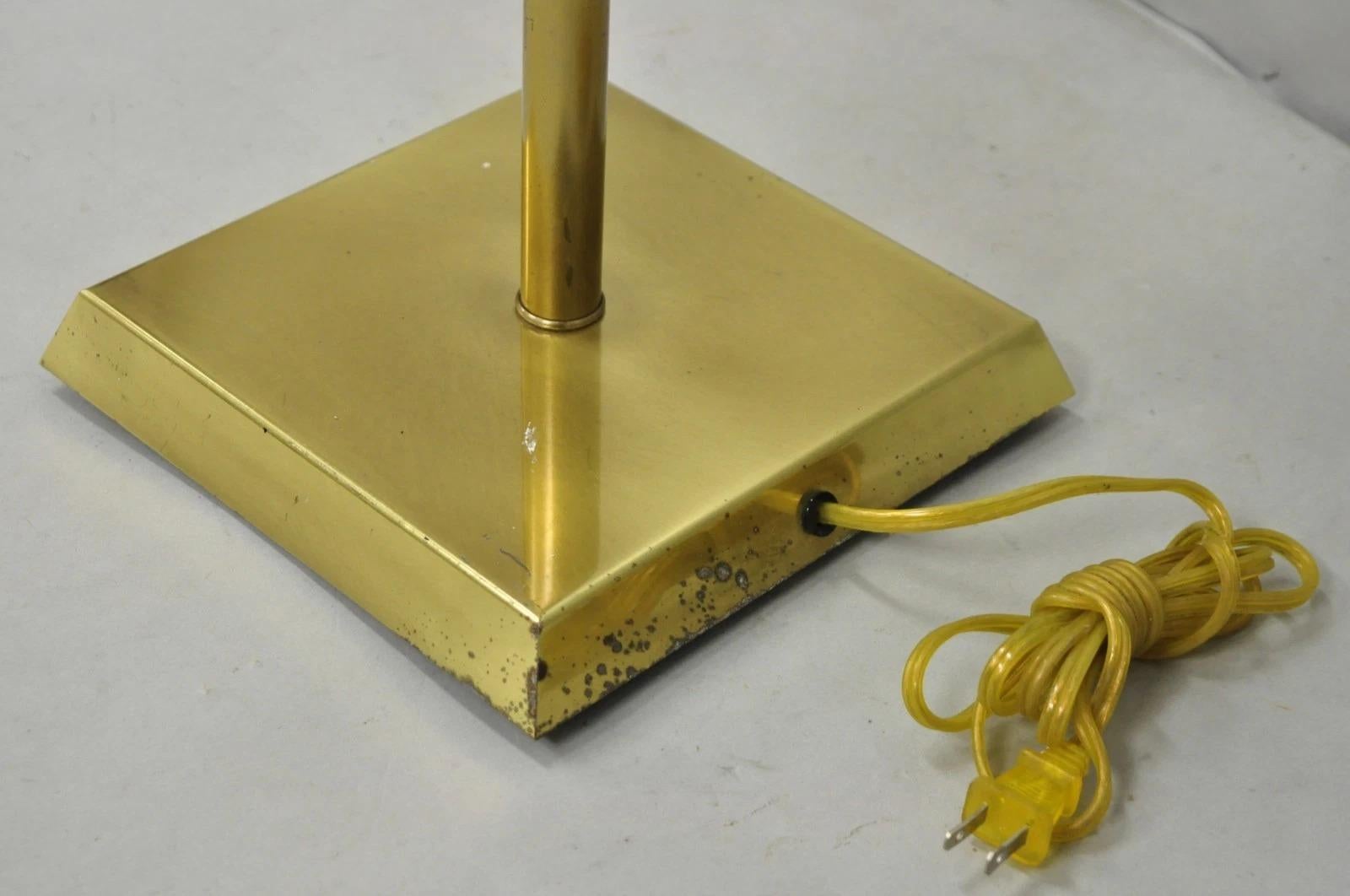 Vintage Frederick Cooper Mid Century Modern Brass Pharmacy Task Floor Lamp (lampe à pied) en vente 1