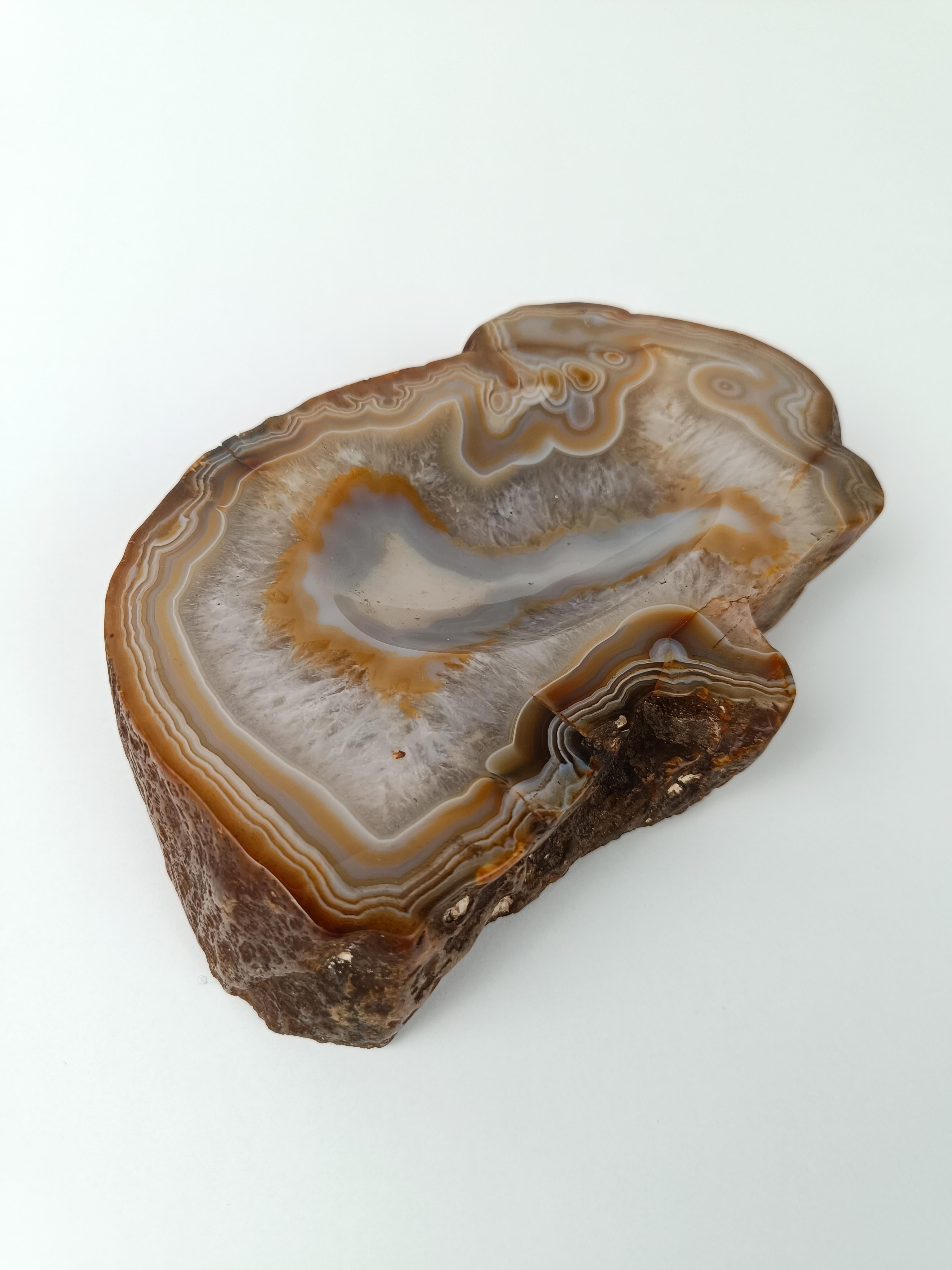 Vintage Freeform Ashtray in Natural Carved Agate with Organic Rough Edges For Sale 5