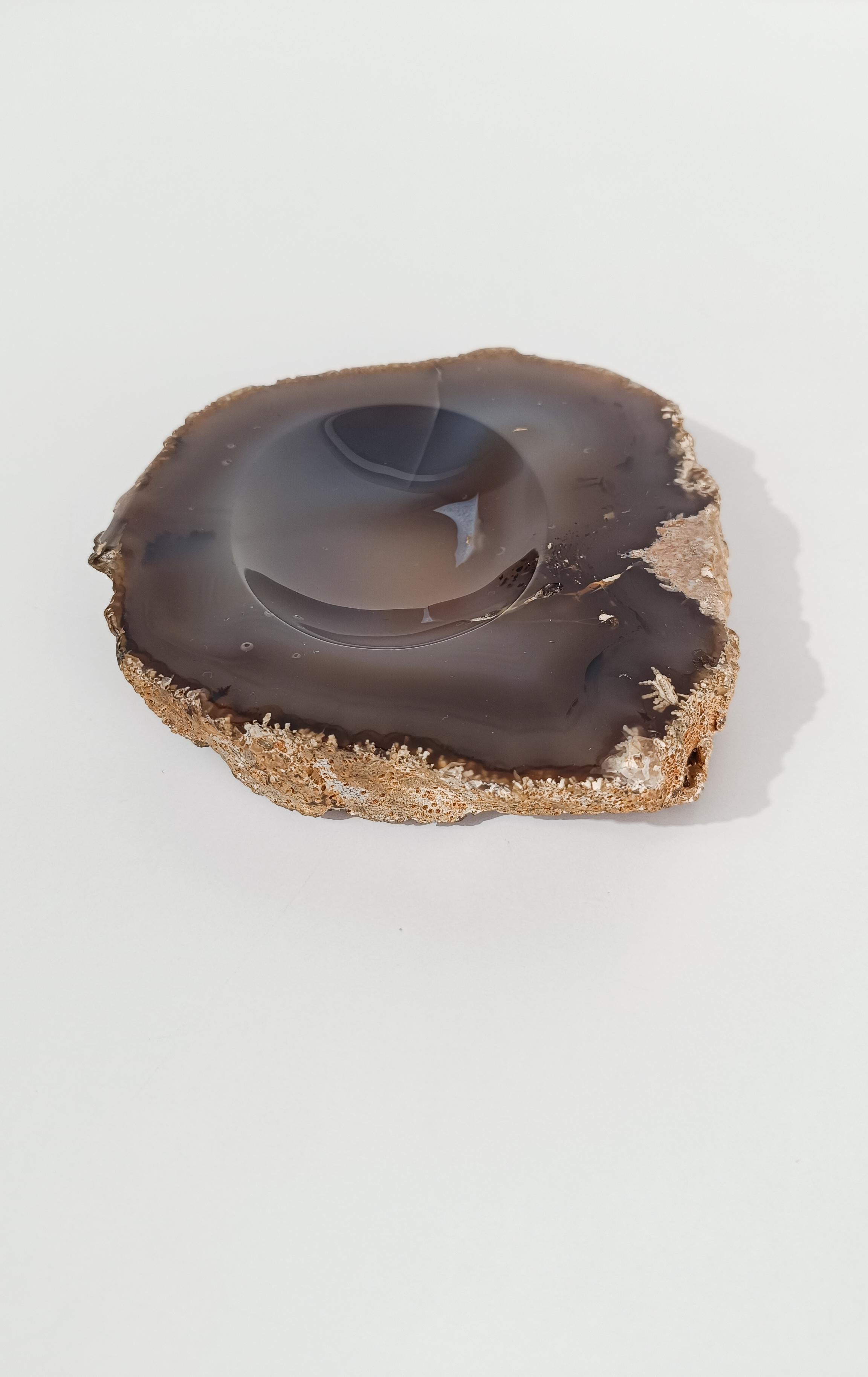 Vintage Freeform Ashtray in Natural Carved Agate with Organic Rough Edges For Sale 4